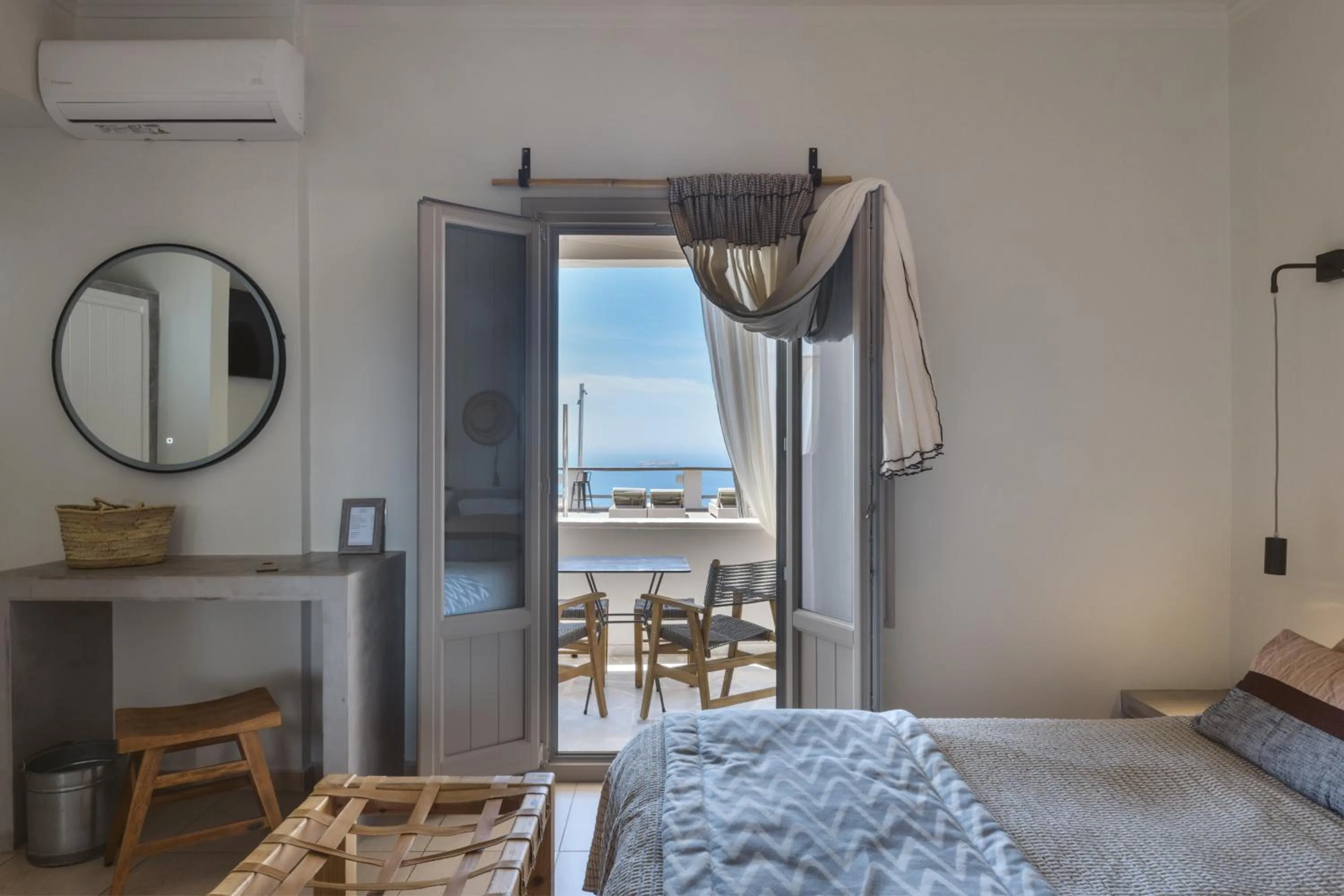 Sea view, Bed in Grand View - Megalochori Santorini