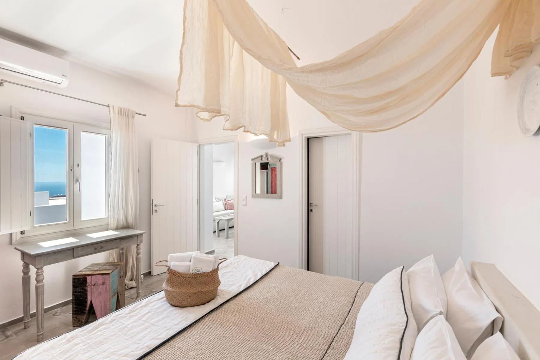 Bedroom, Bed in Grand View - Megalochori Santorini