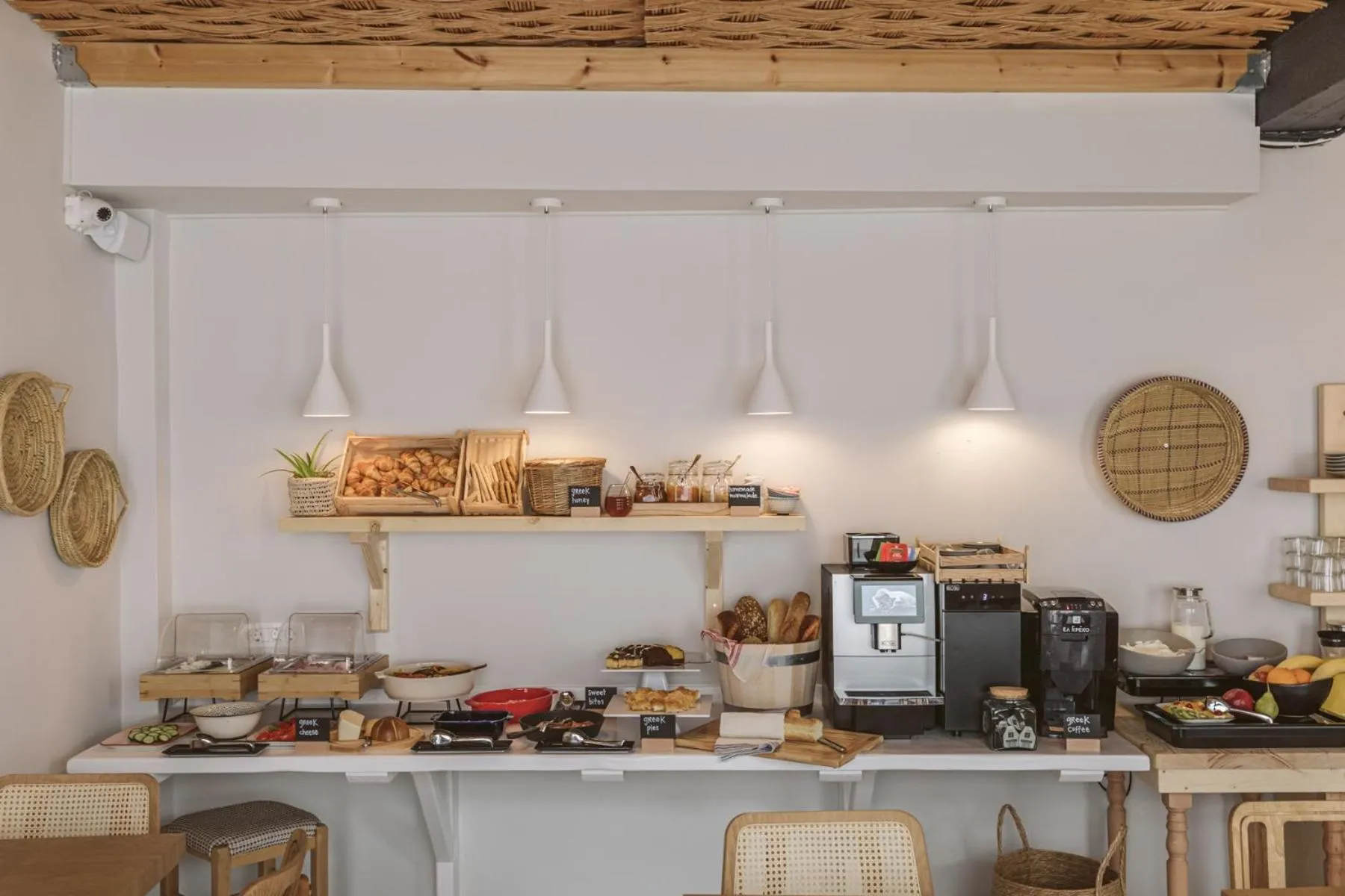 Breakfast in Grand View - Megalochori Santorini