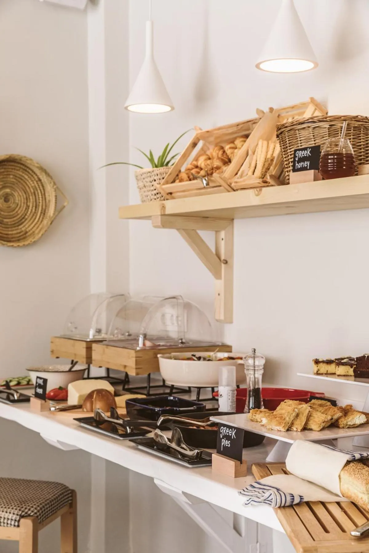 Breakfast in Grand View - Megalochori Santorini