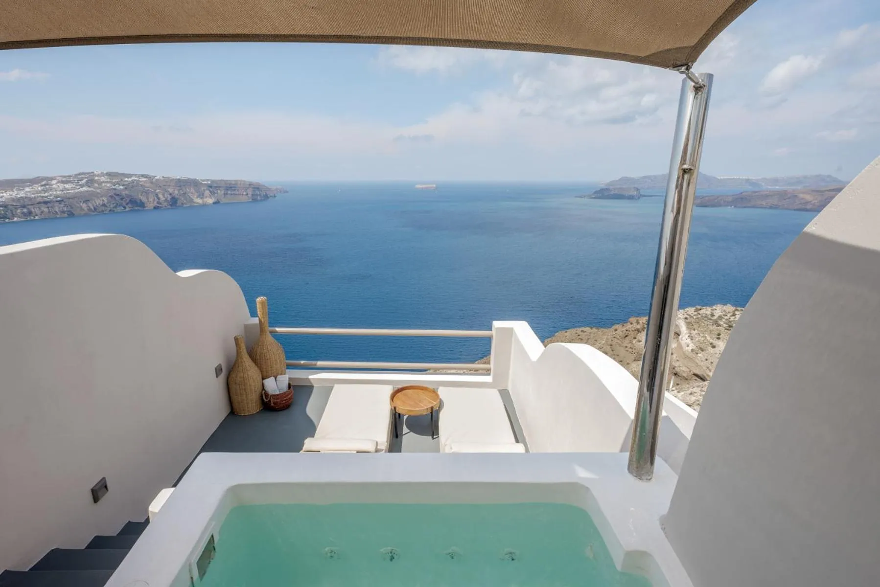 Day in Grand View - Megalochori Santorini