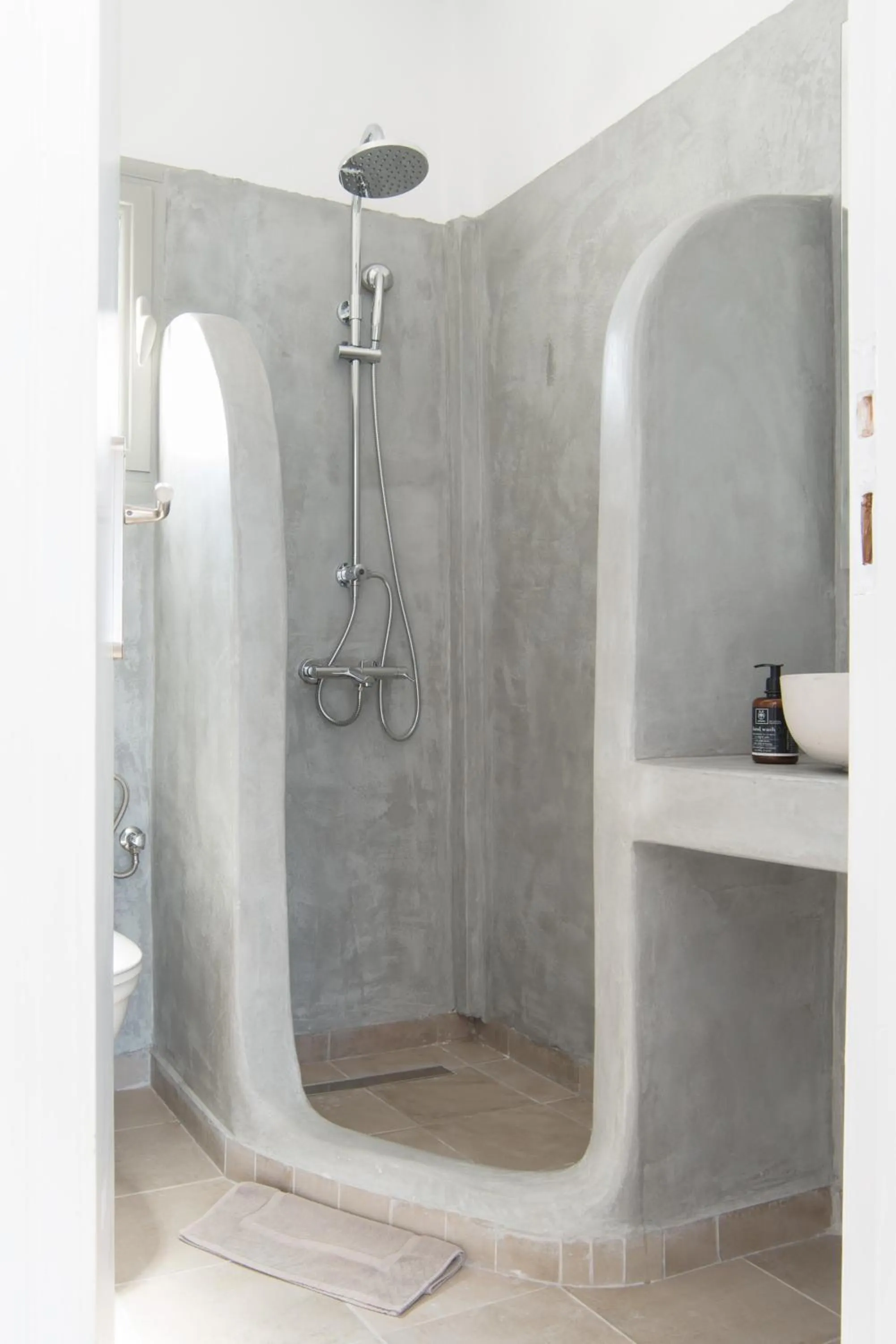 Shower in Grand View - Megalochori Santorini