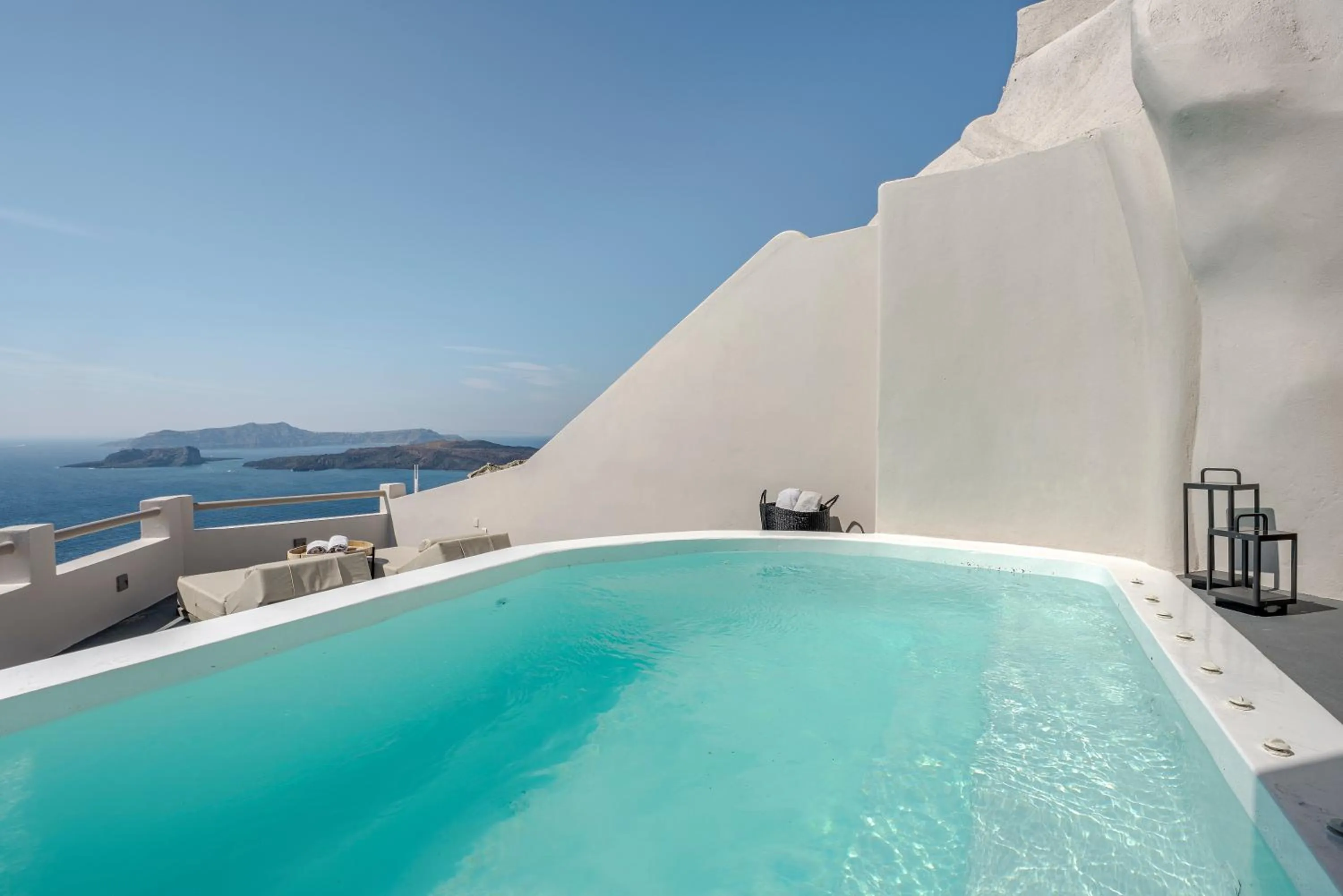 Pool view in Grand View - Megalochori Santorini