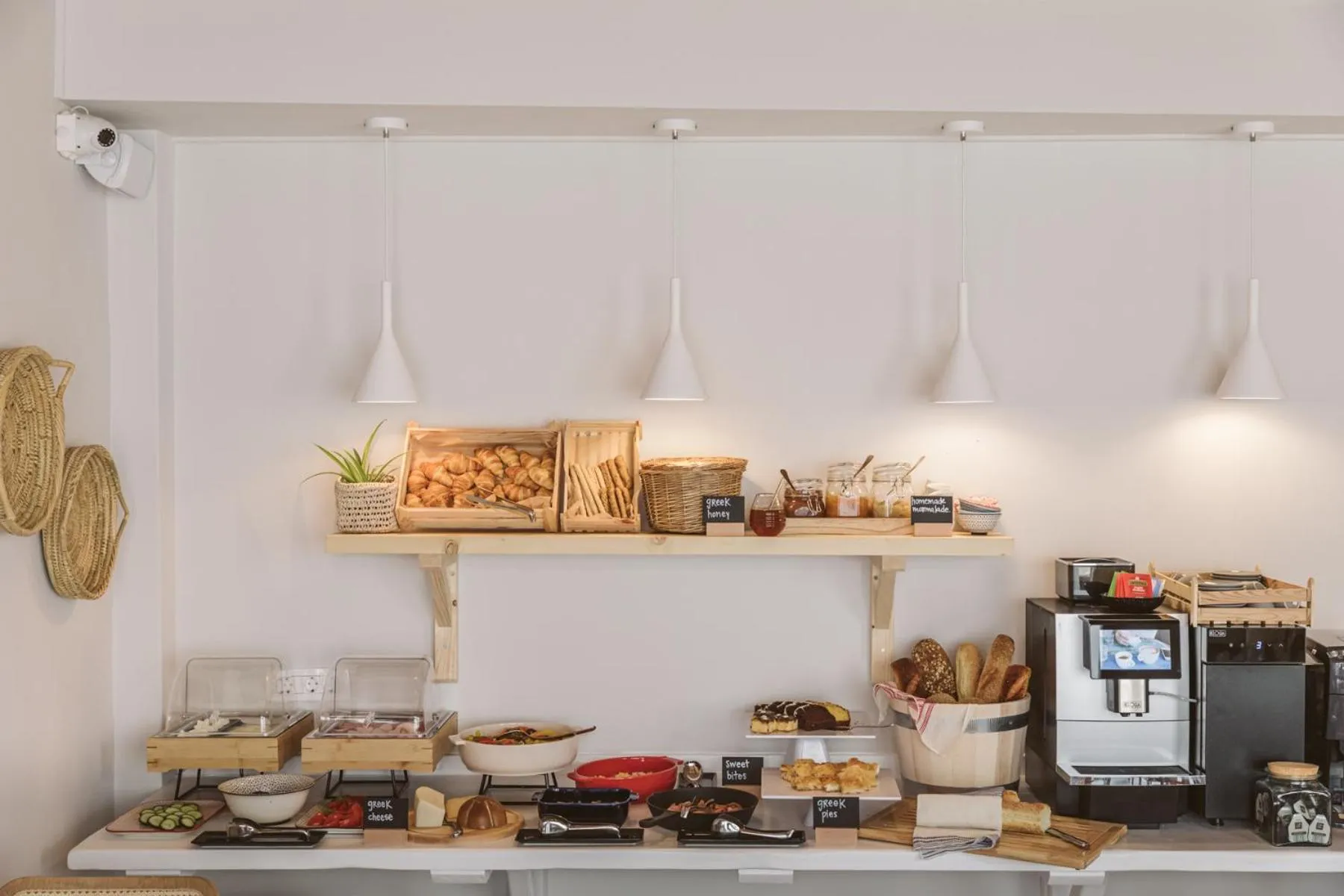 Breakfast in Grand View - Megalochori Santorini