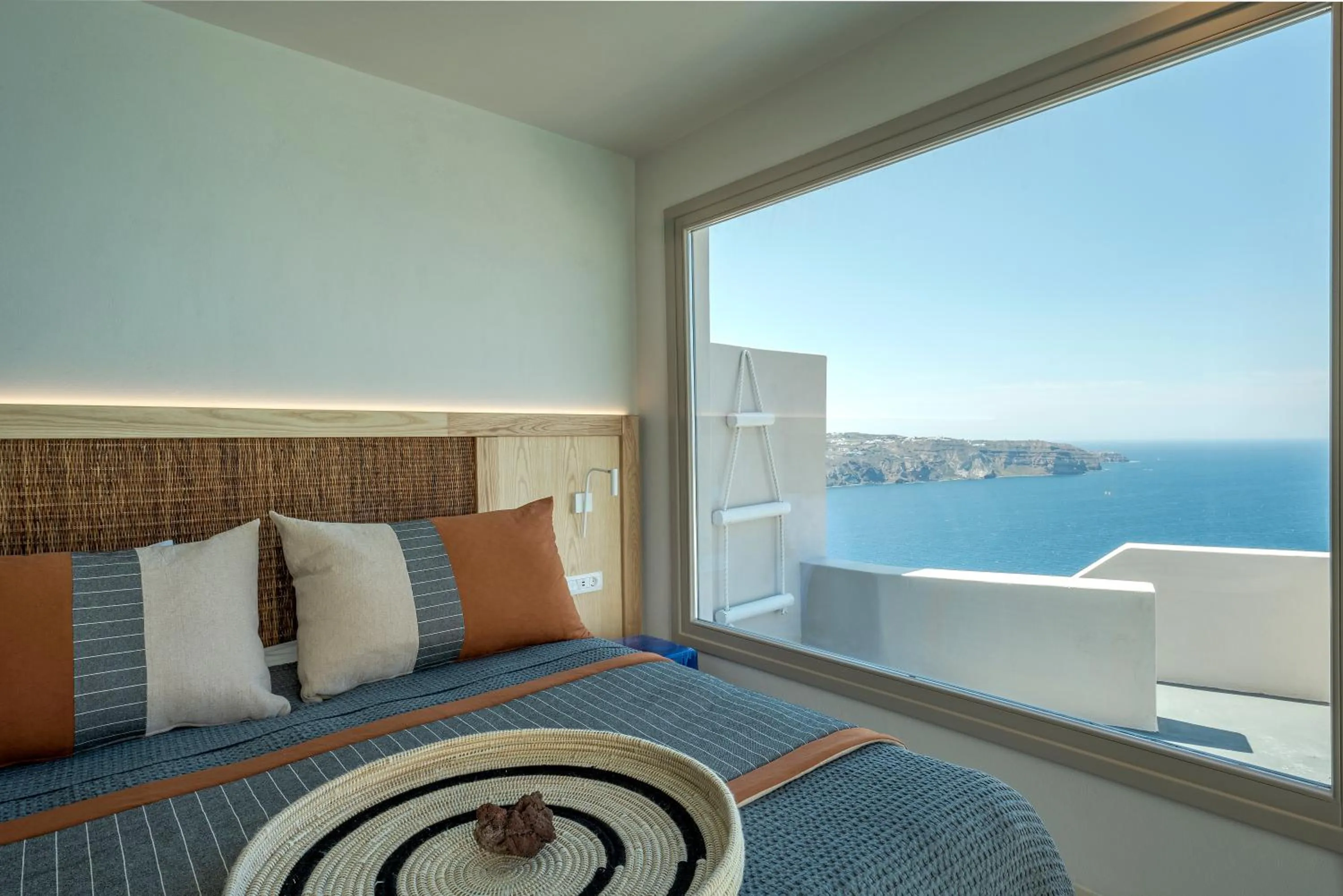 View (from property/room), Bed in Grand View - Megalochori Santorini