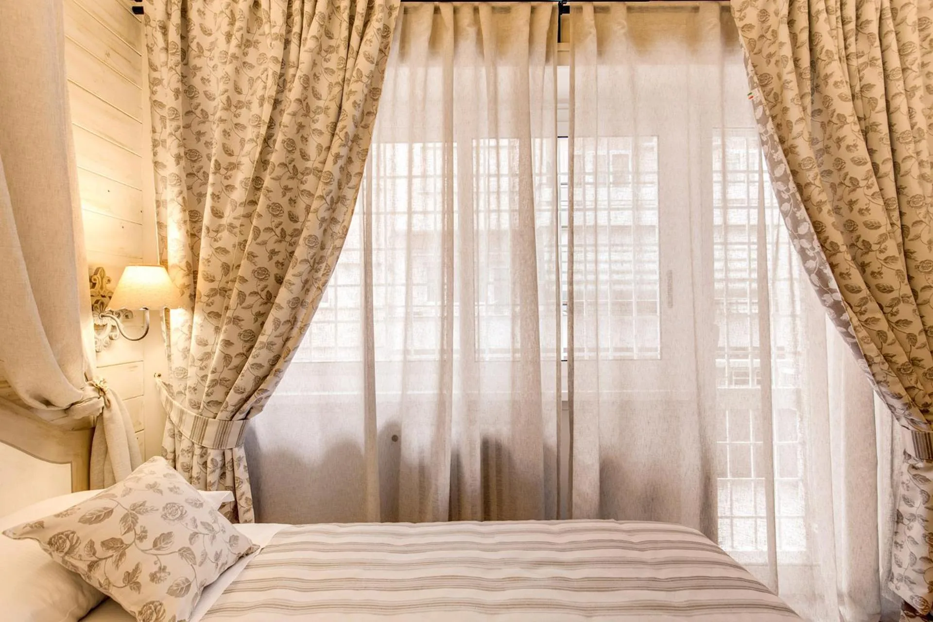 Photo of the whole room, Bed in Casa Mia Vaticano Guest House