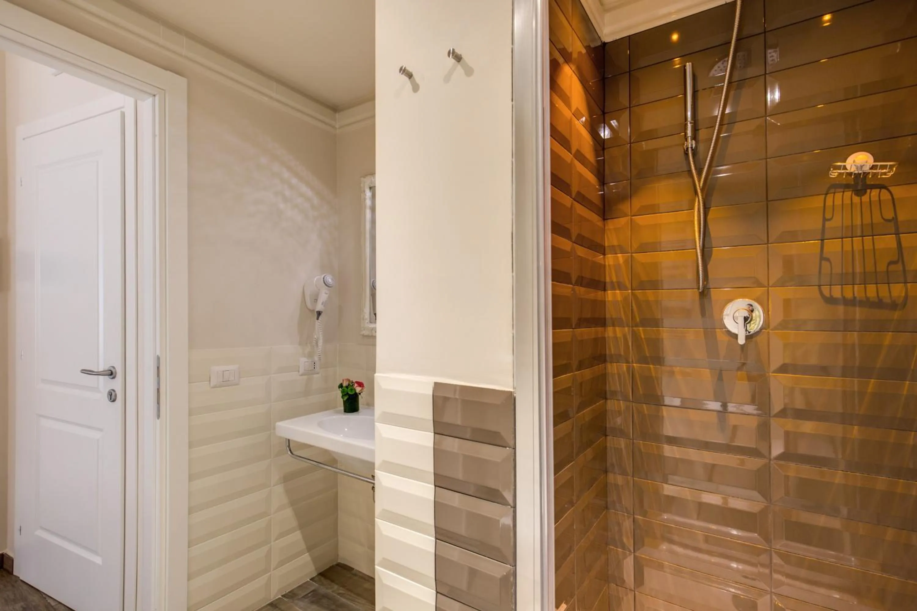 Property building in Casa Mia Vaticano Guest House