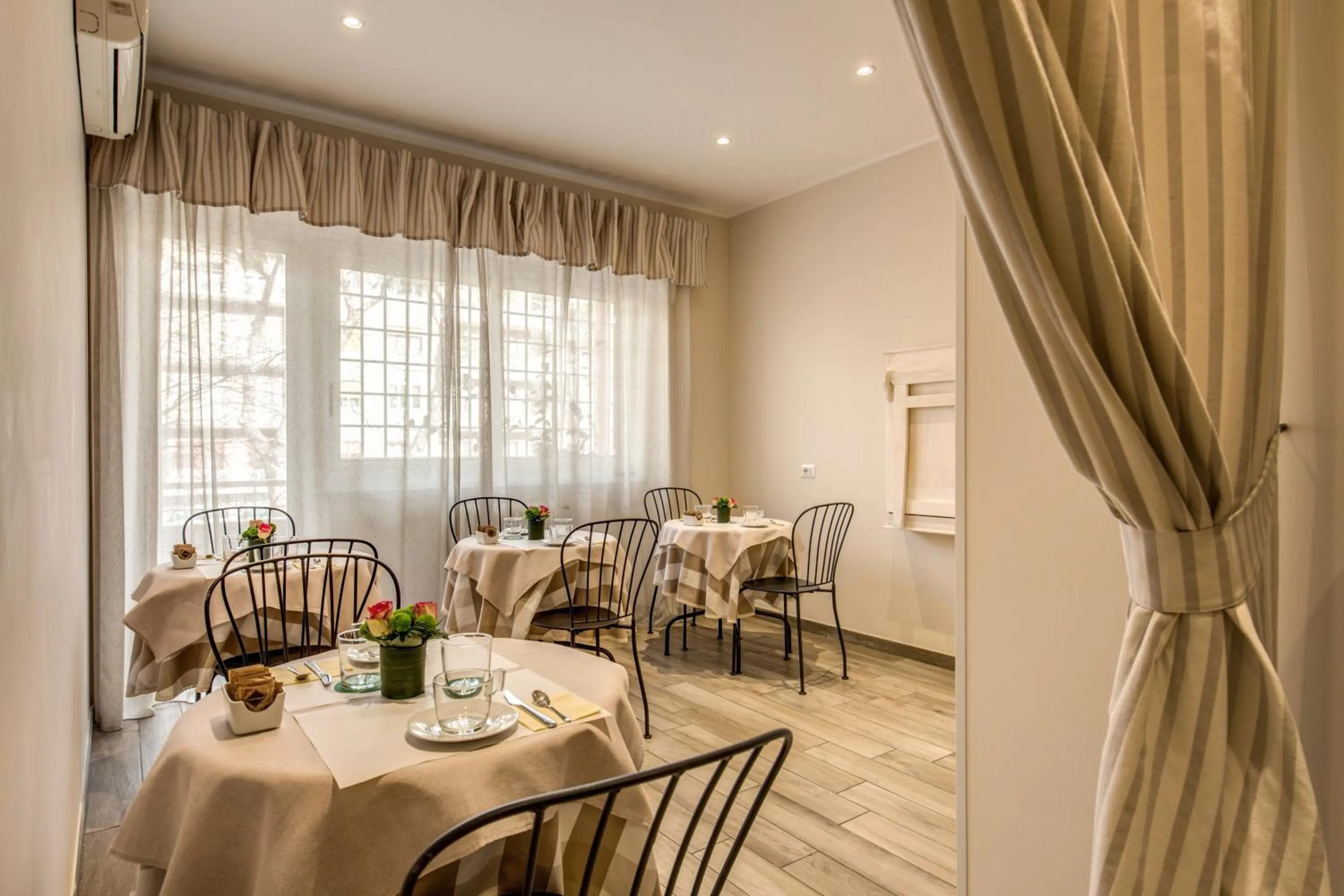 Property building in Casa Mia Vaticano Guest House