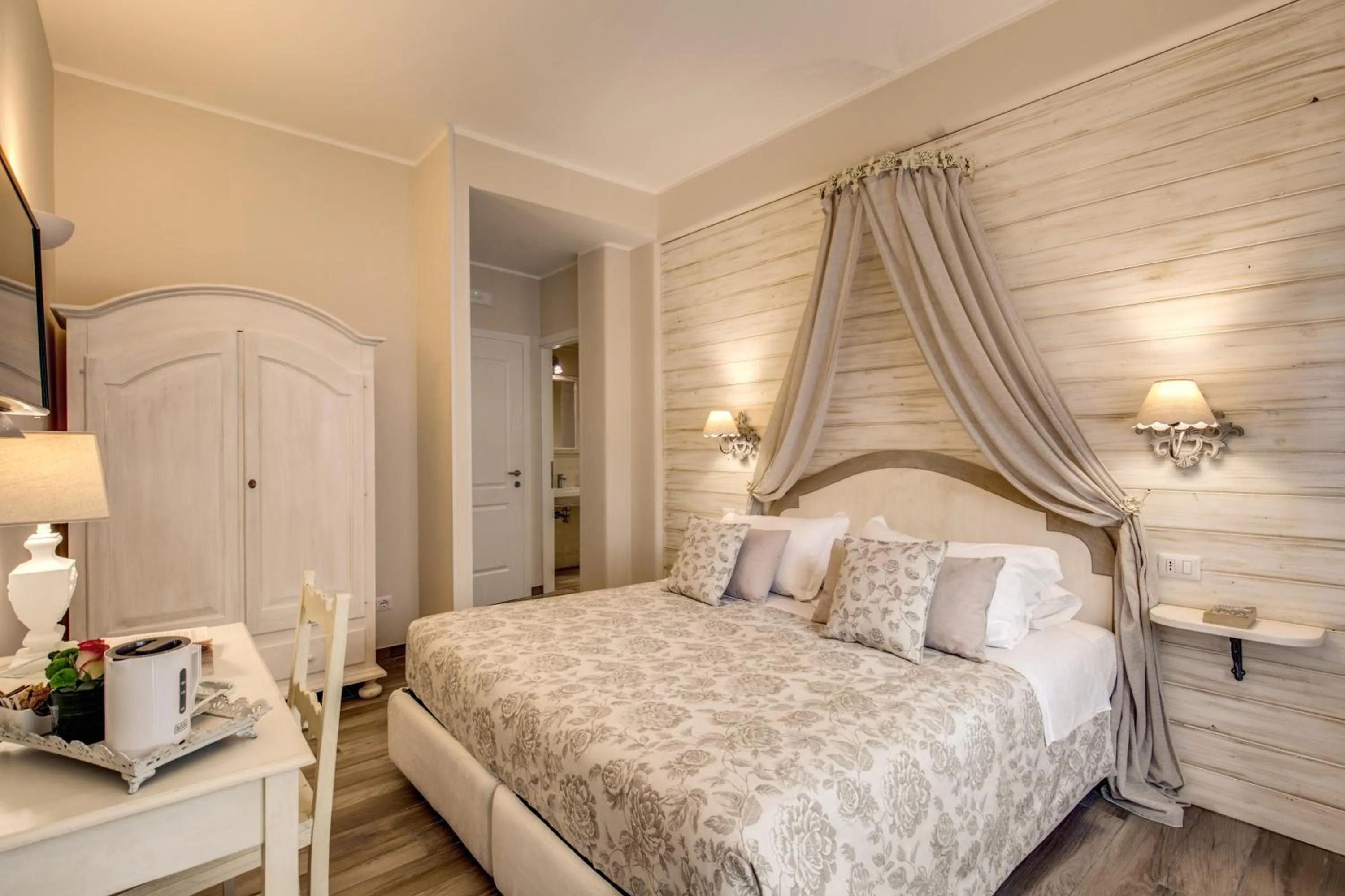 Property building, Bed in Casa Mia Vaticano Guest House