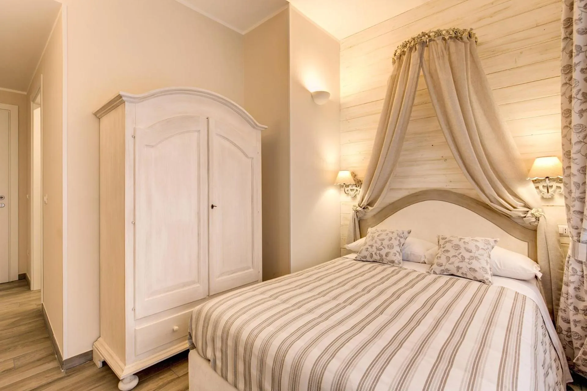 Photo of the whole room, Bed in Casa Mia Vaticano Guest House