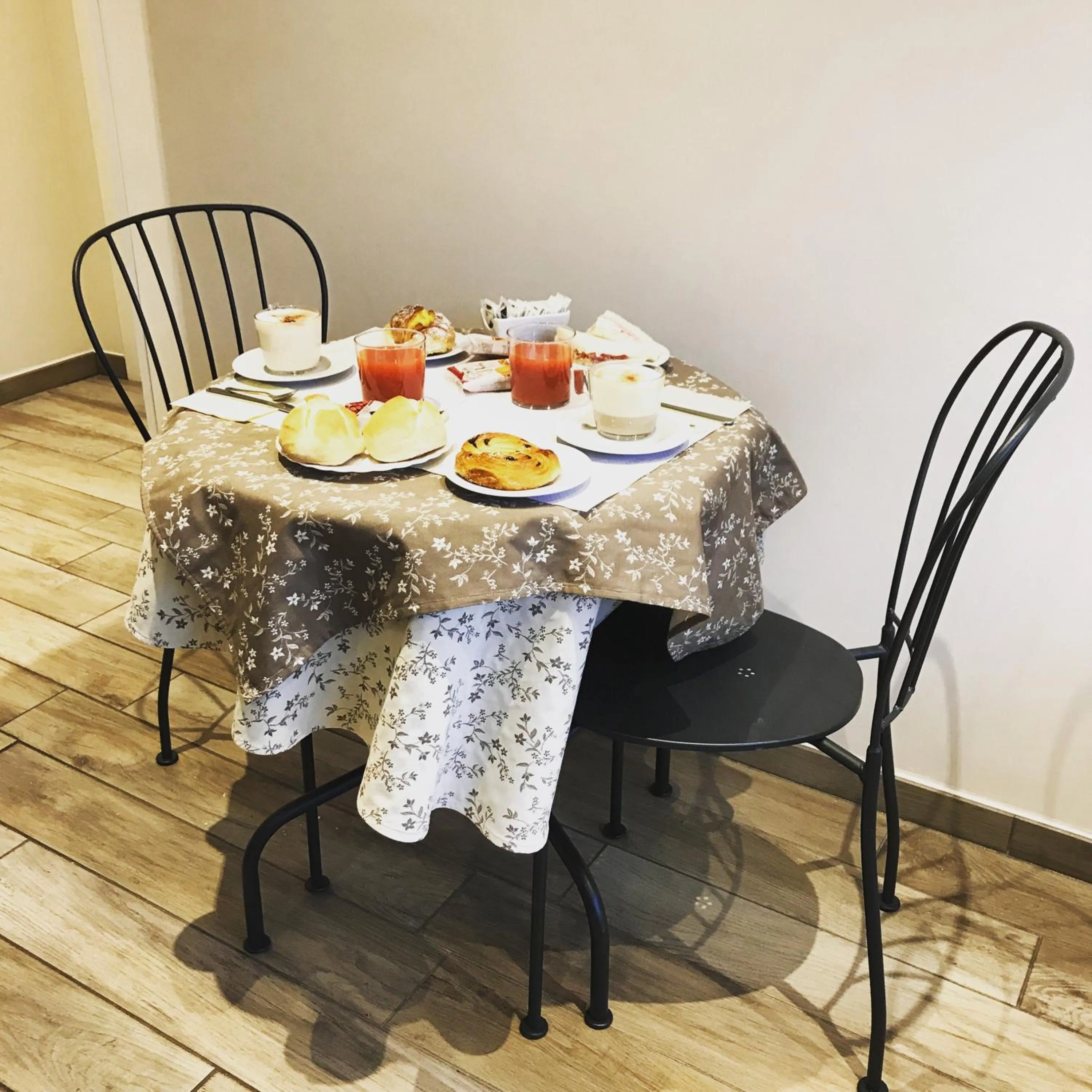 Continental breakfast in Casa Mia Vaticano Guest House