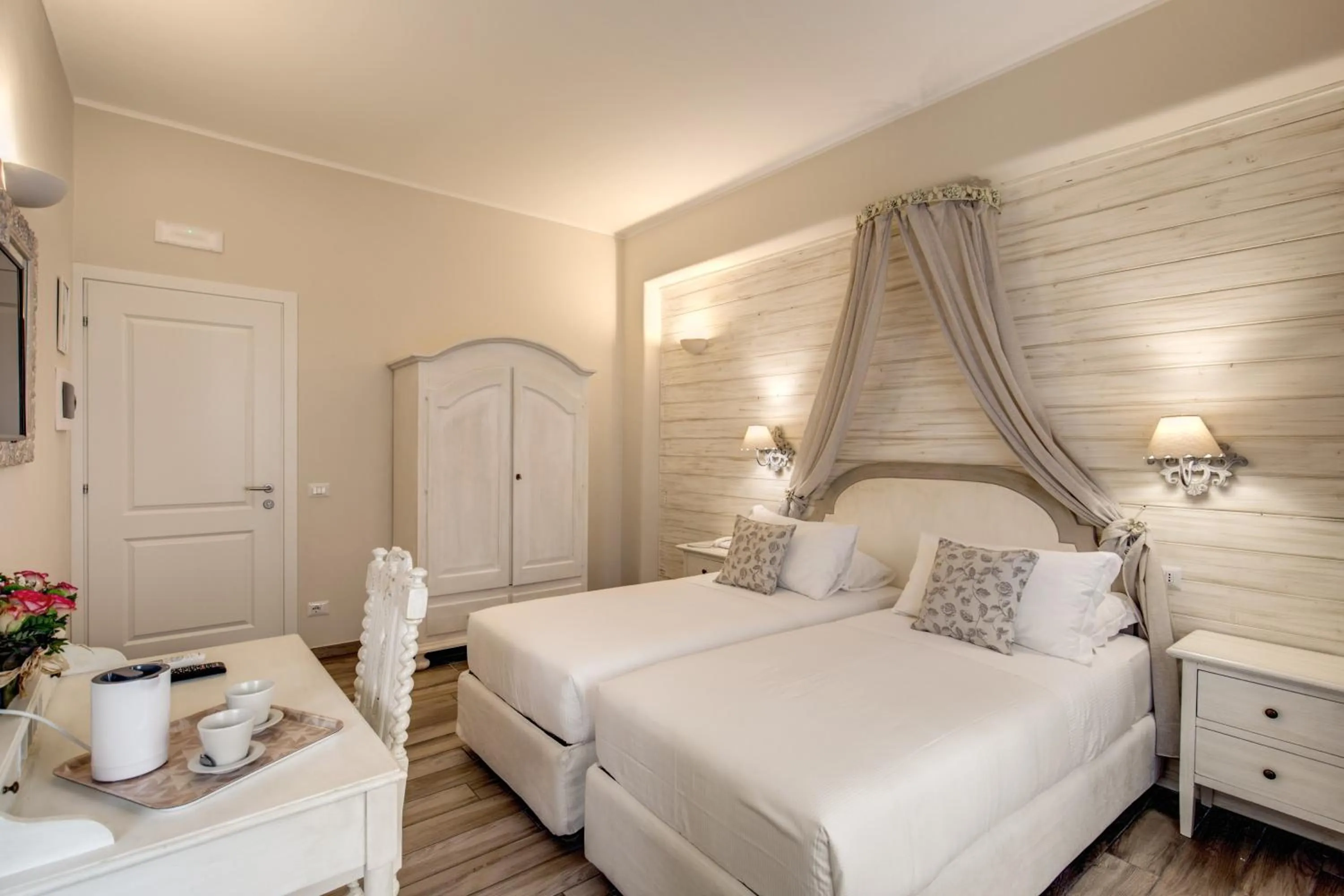 Property building, Bed in Casa Mia Vaticano Guest House