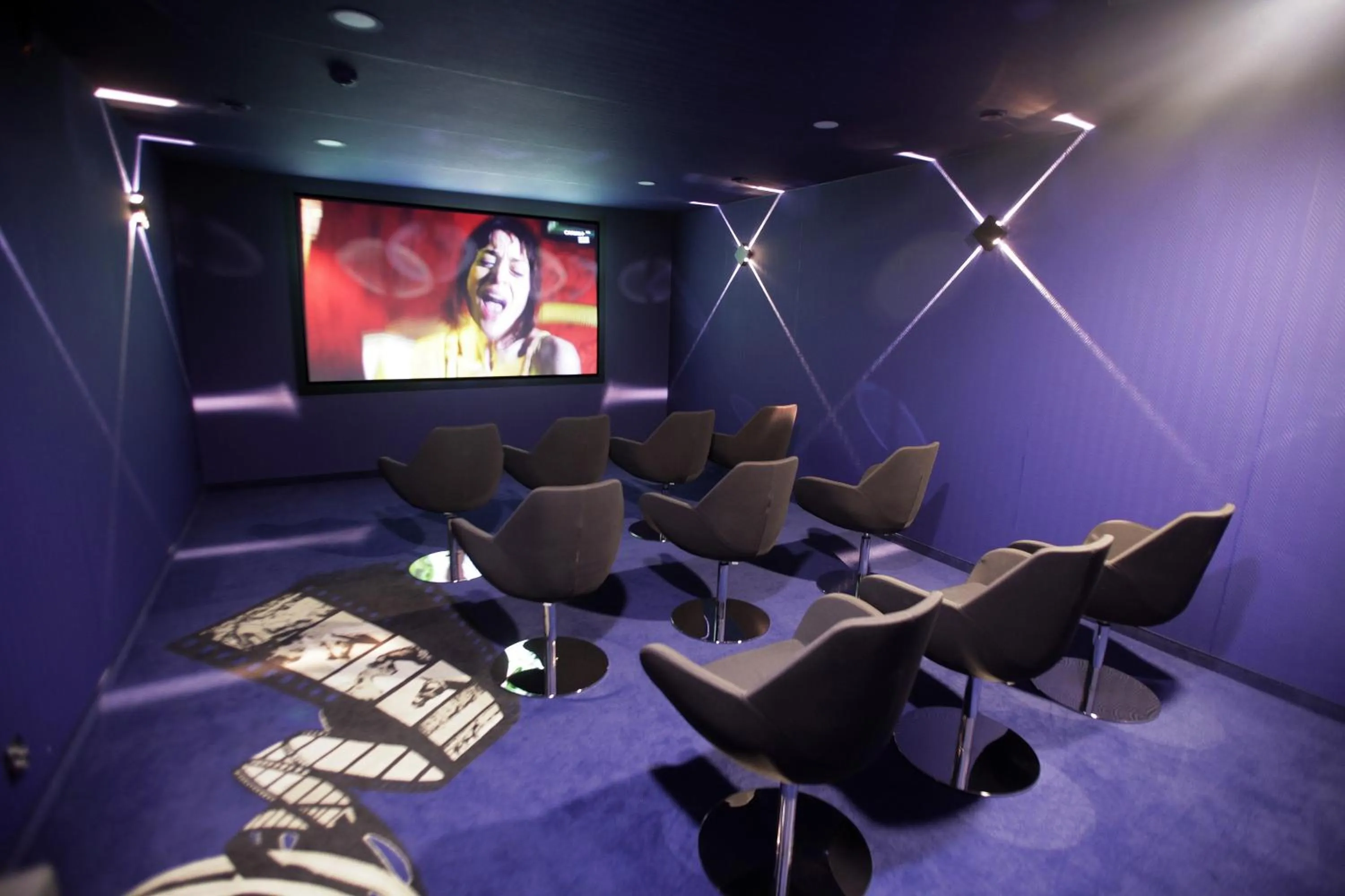 TV and multimedia in Estancja Mezowo