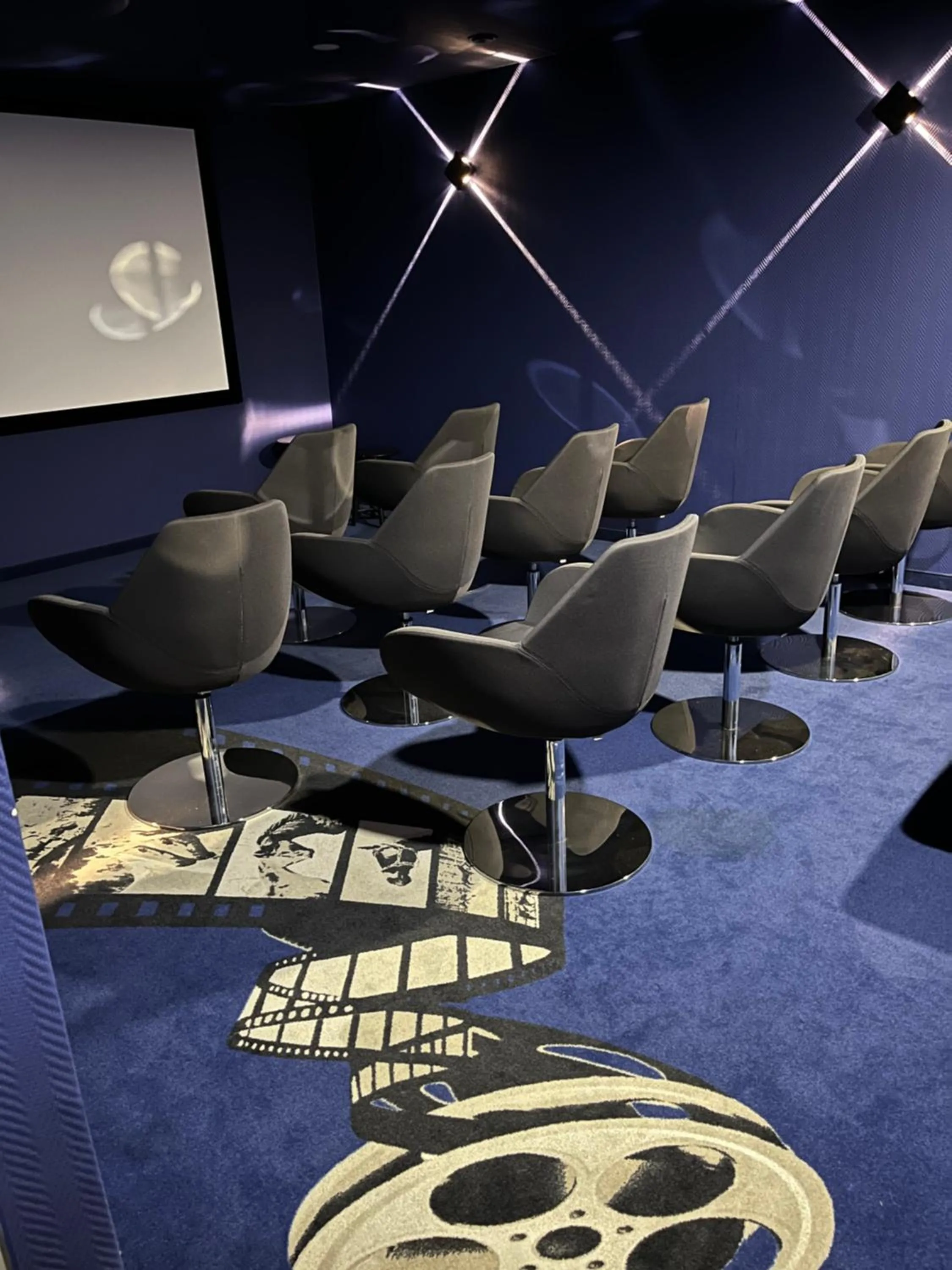 Communal lounge/ TV room in Estancja Mezowo