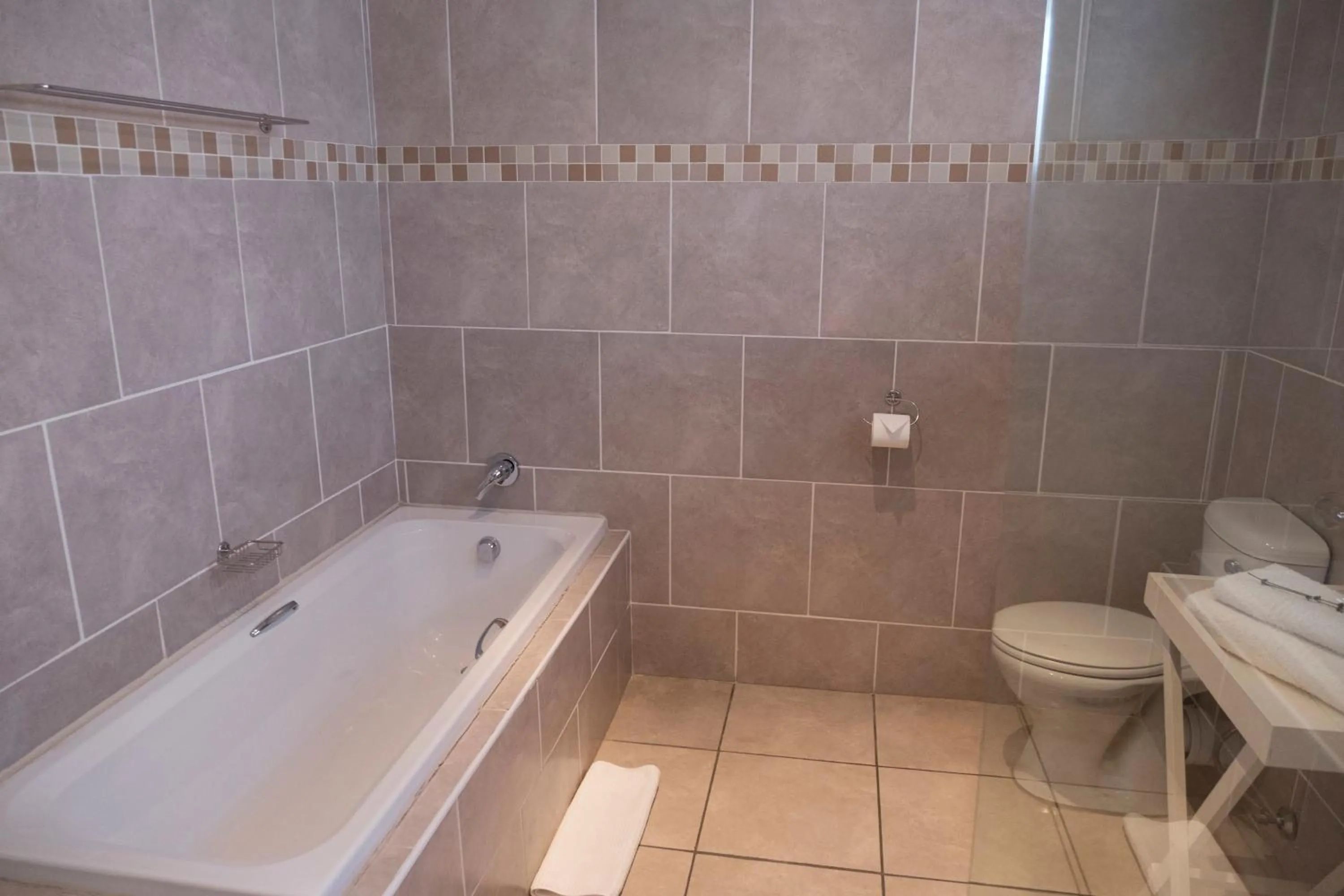 Bathroom in President Lodge