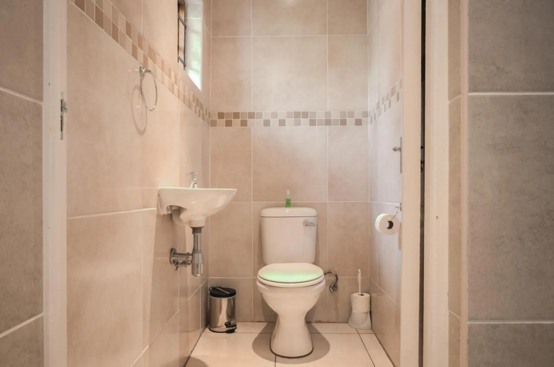 Toilet in President Lodge