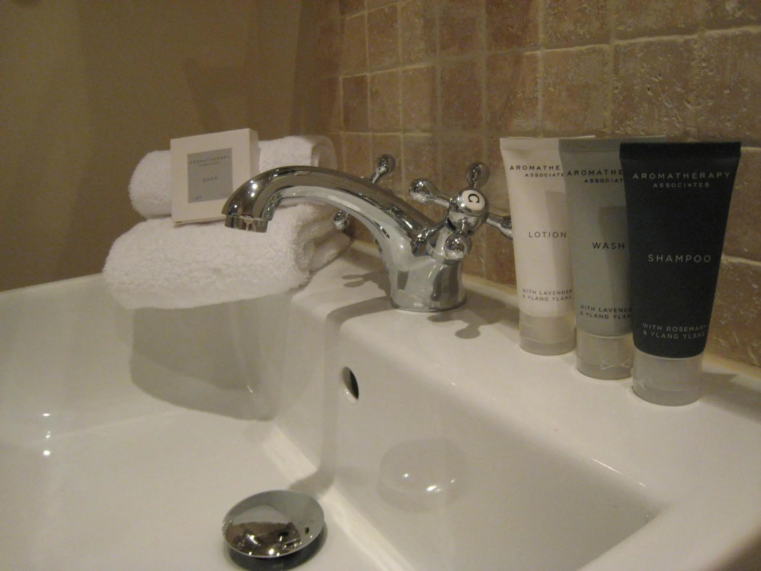 Bathroom in Oak Tree Lodge & Holiday Parking