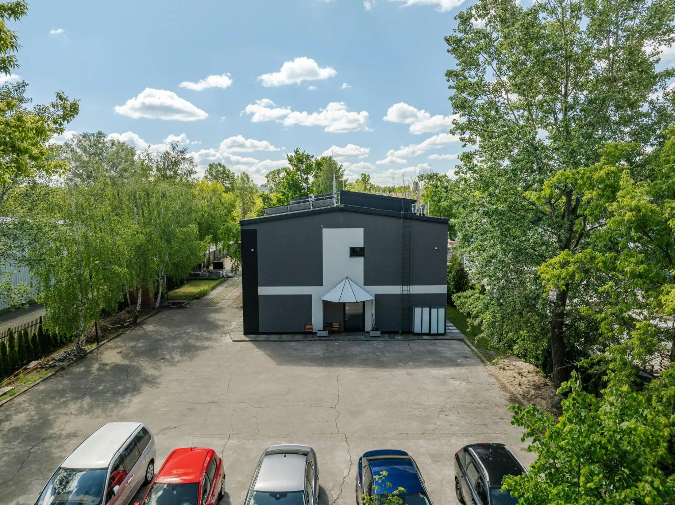 Property building in Arcus Premium Hostel