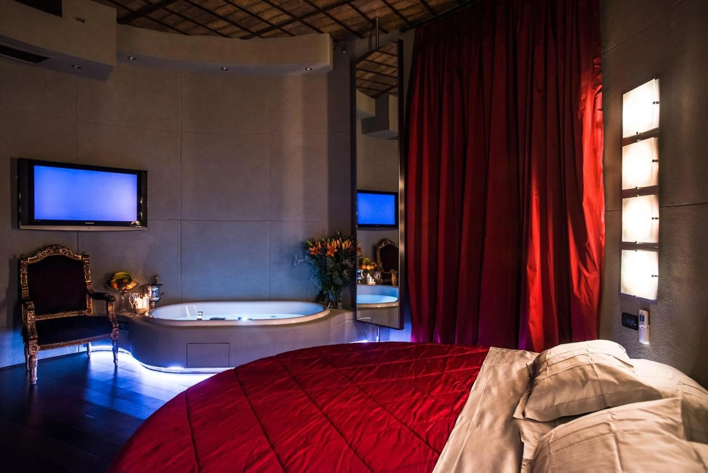 Decorative detail, Bed in MDM Guesthouse