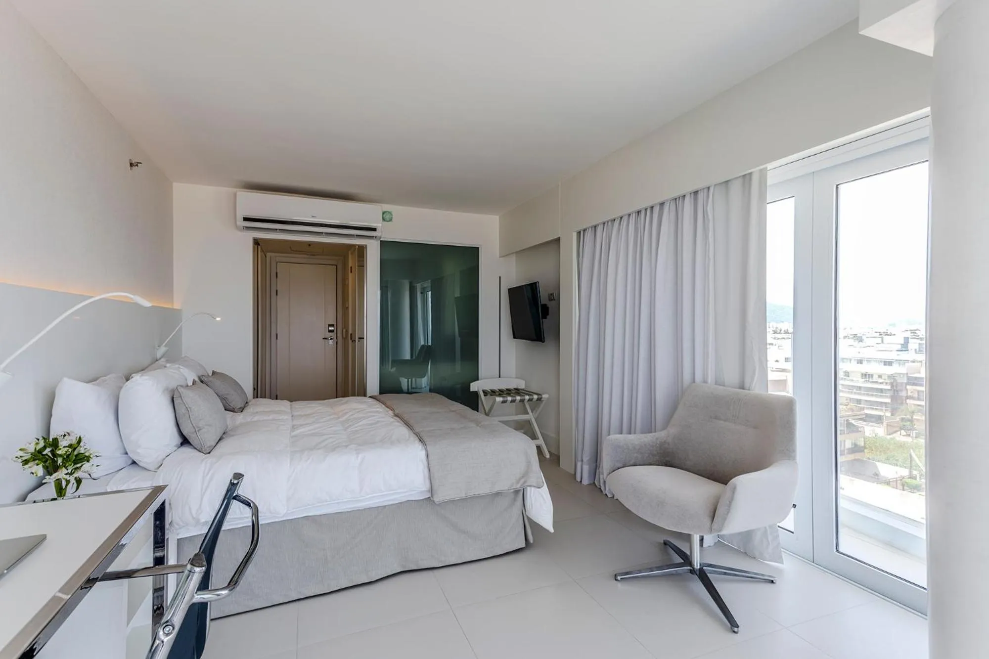 Photo of the whole room, Bed in CDesign Hotel