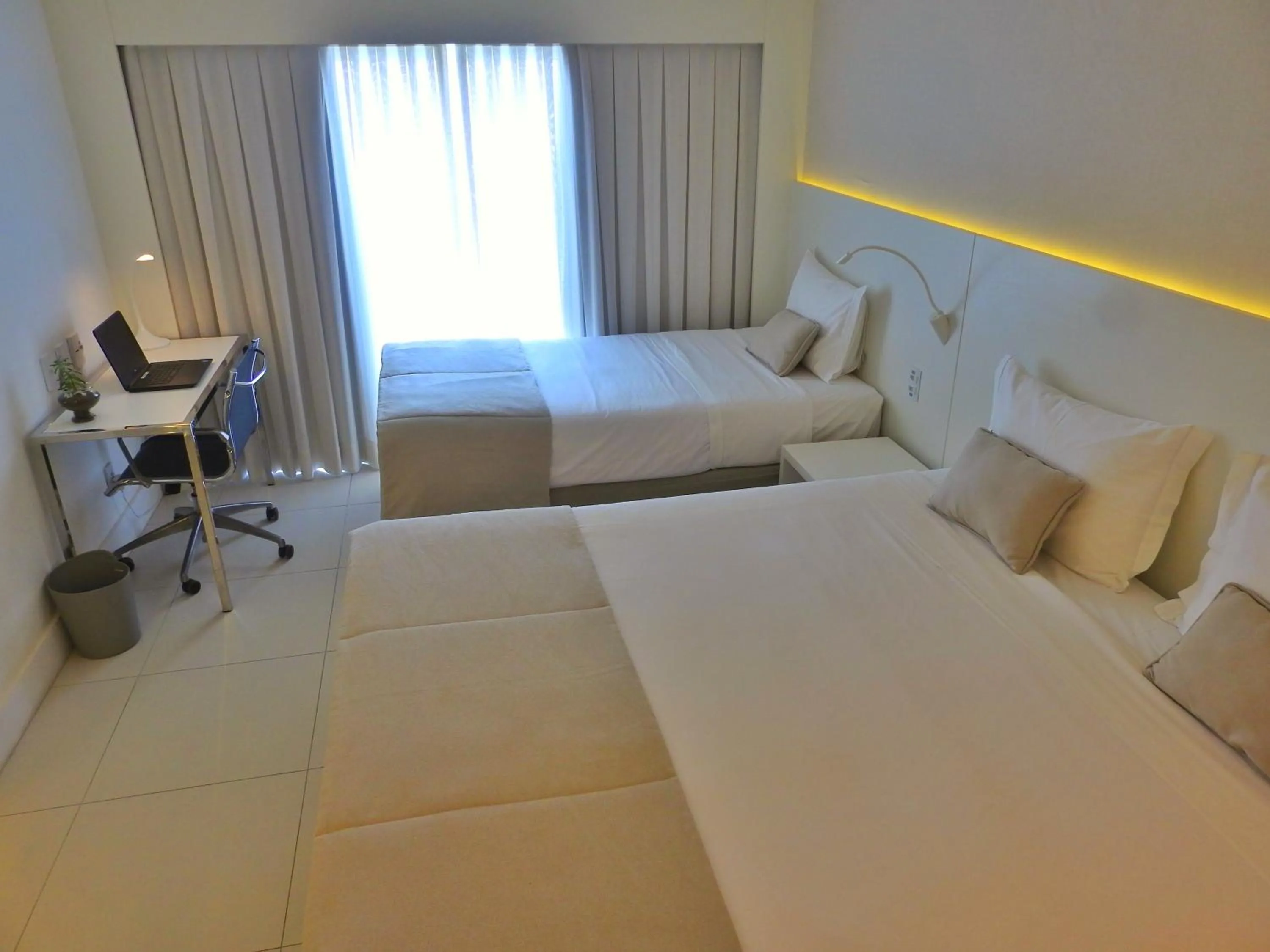 Photo of the whole room, Bed in CDesign Hotel