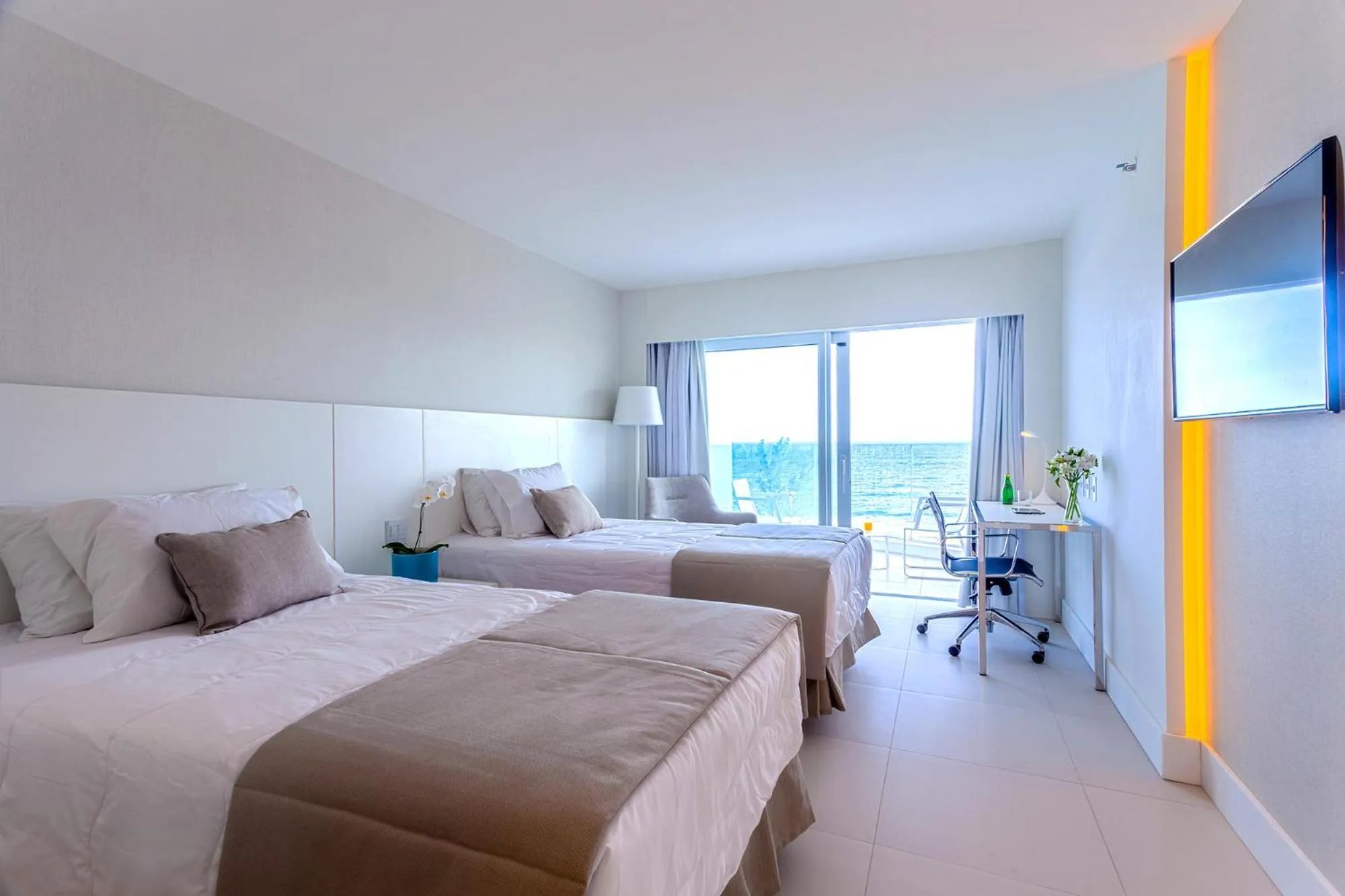 Photo of the whole room, Bed in CDesign Hotel