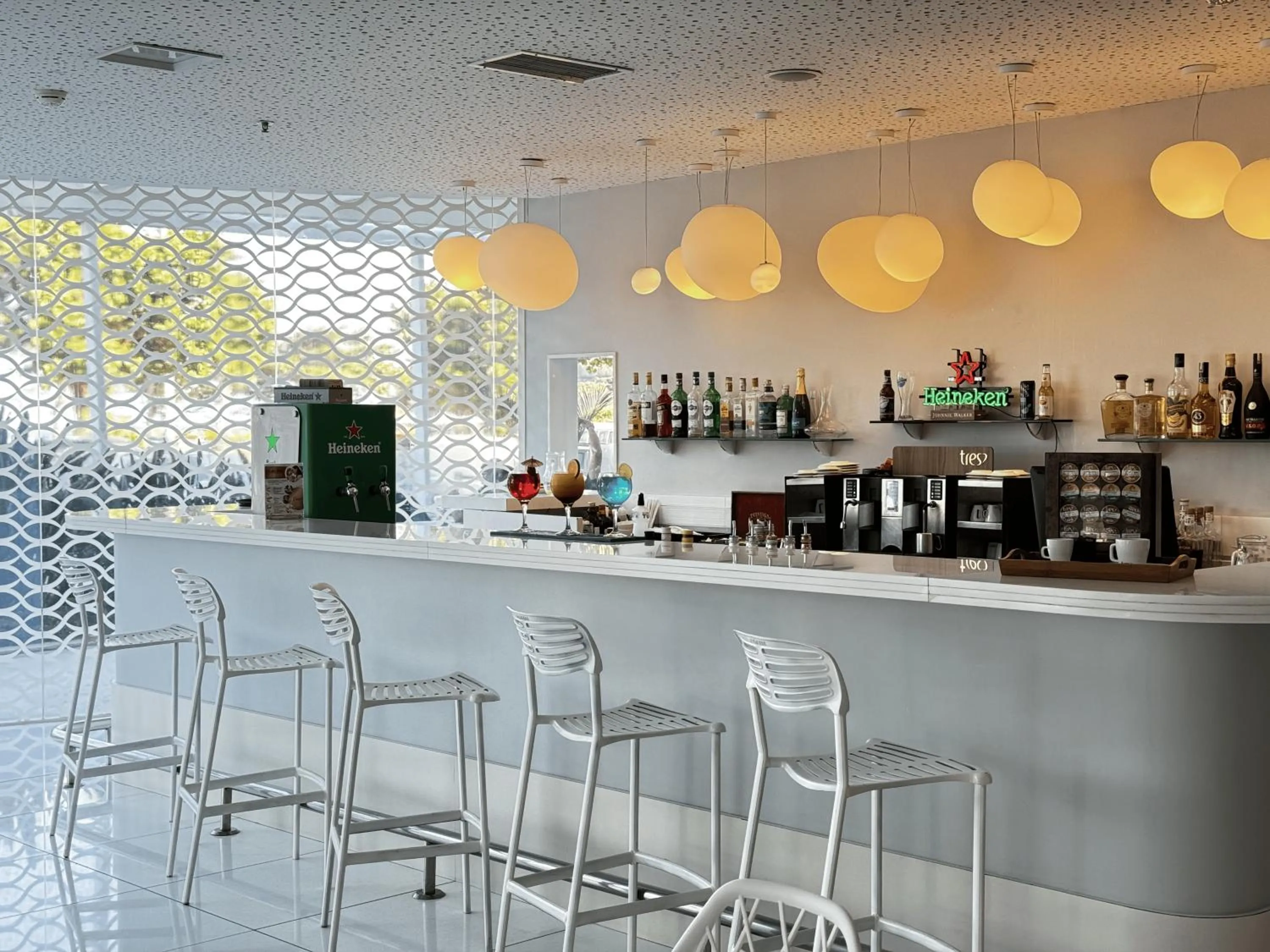 Restaurant/places to eat in CDesign Hotel