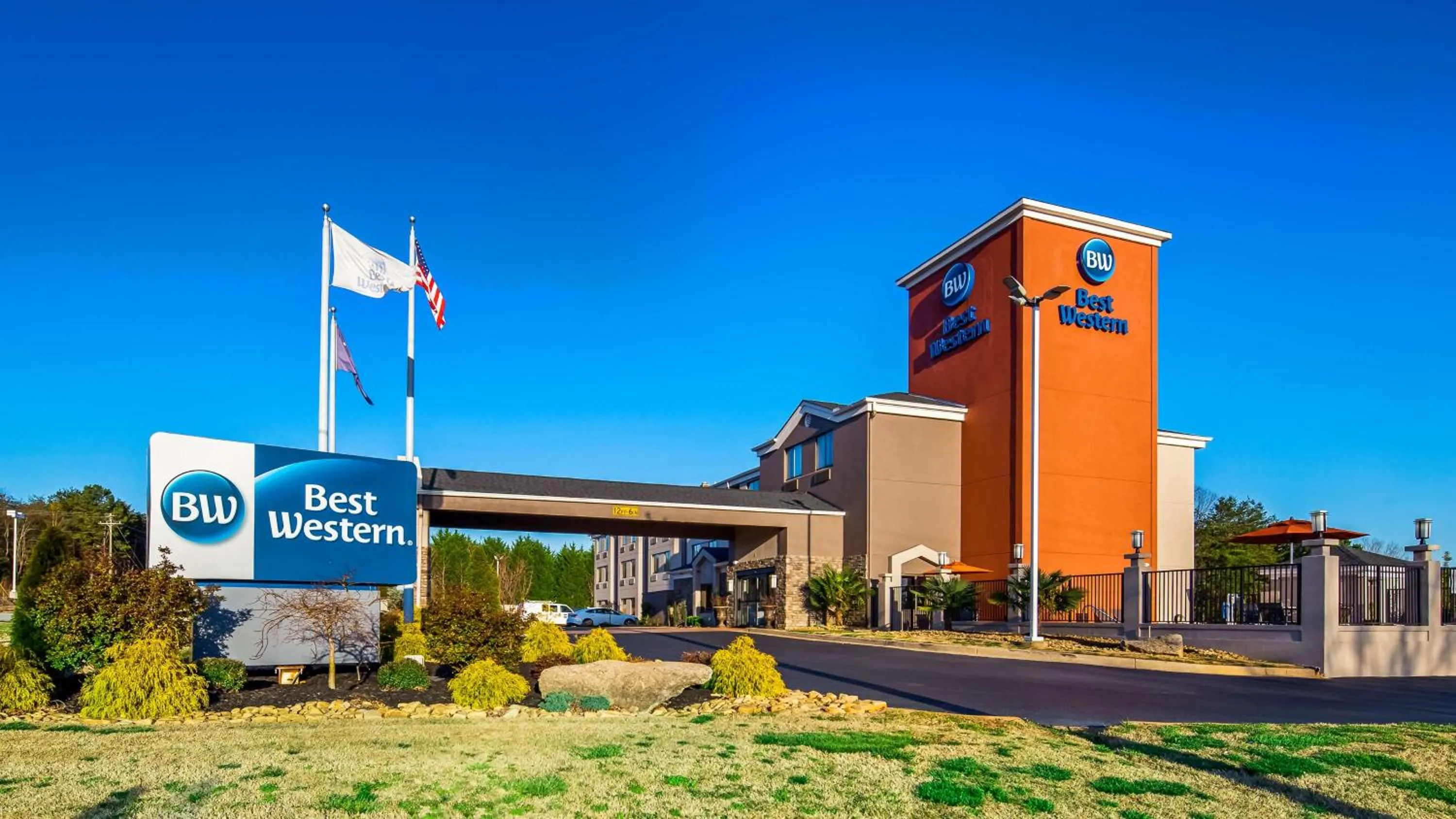 Property building in Best Western Travelers Rest/Greenville