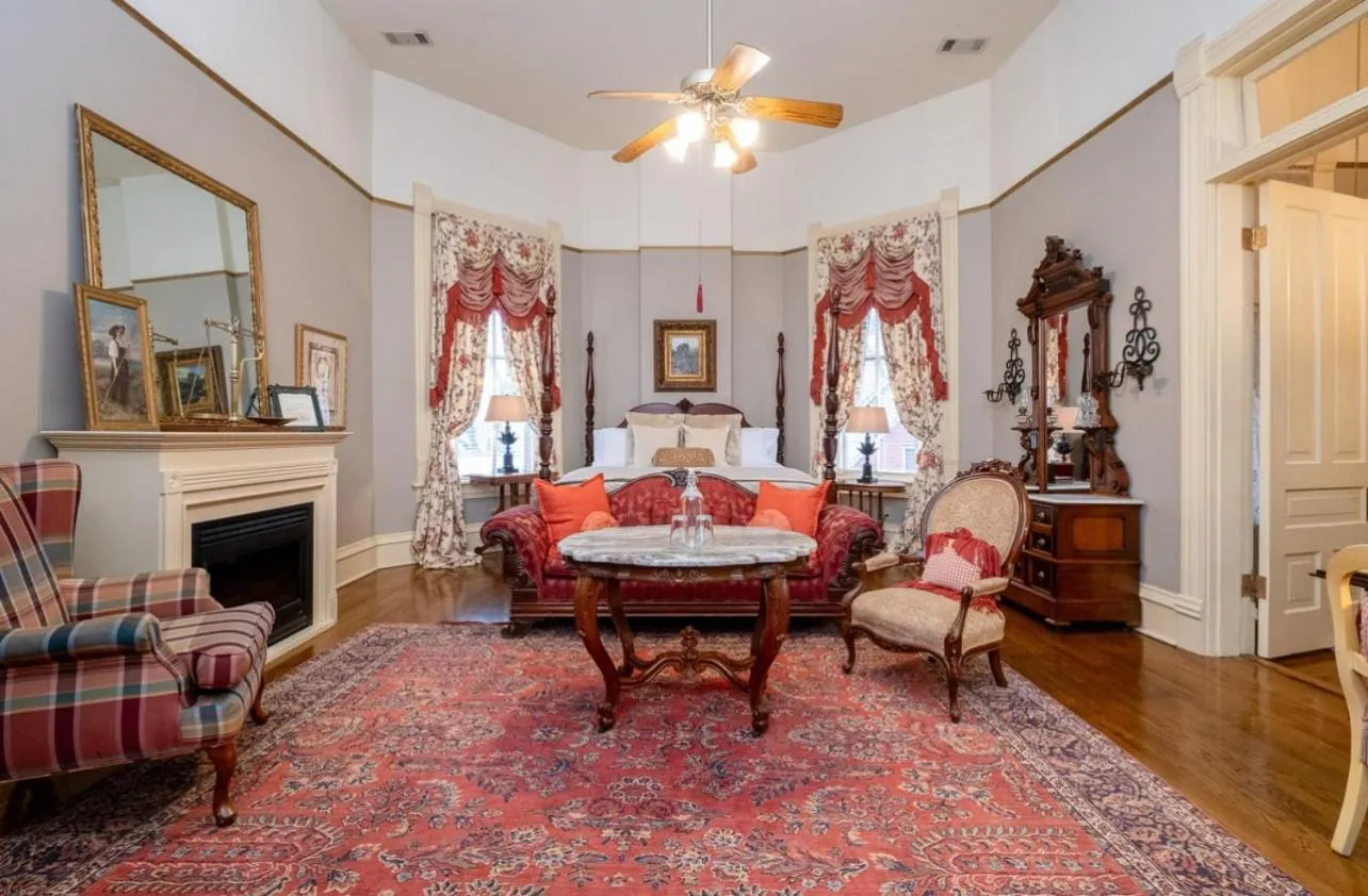 The Empress of Little Rock