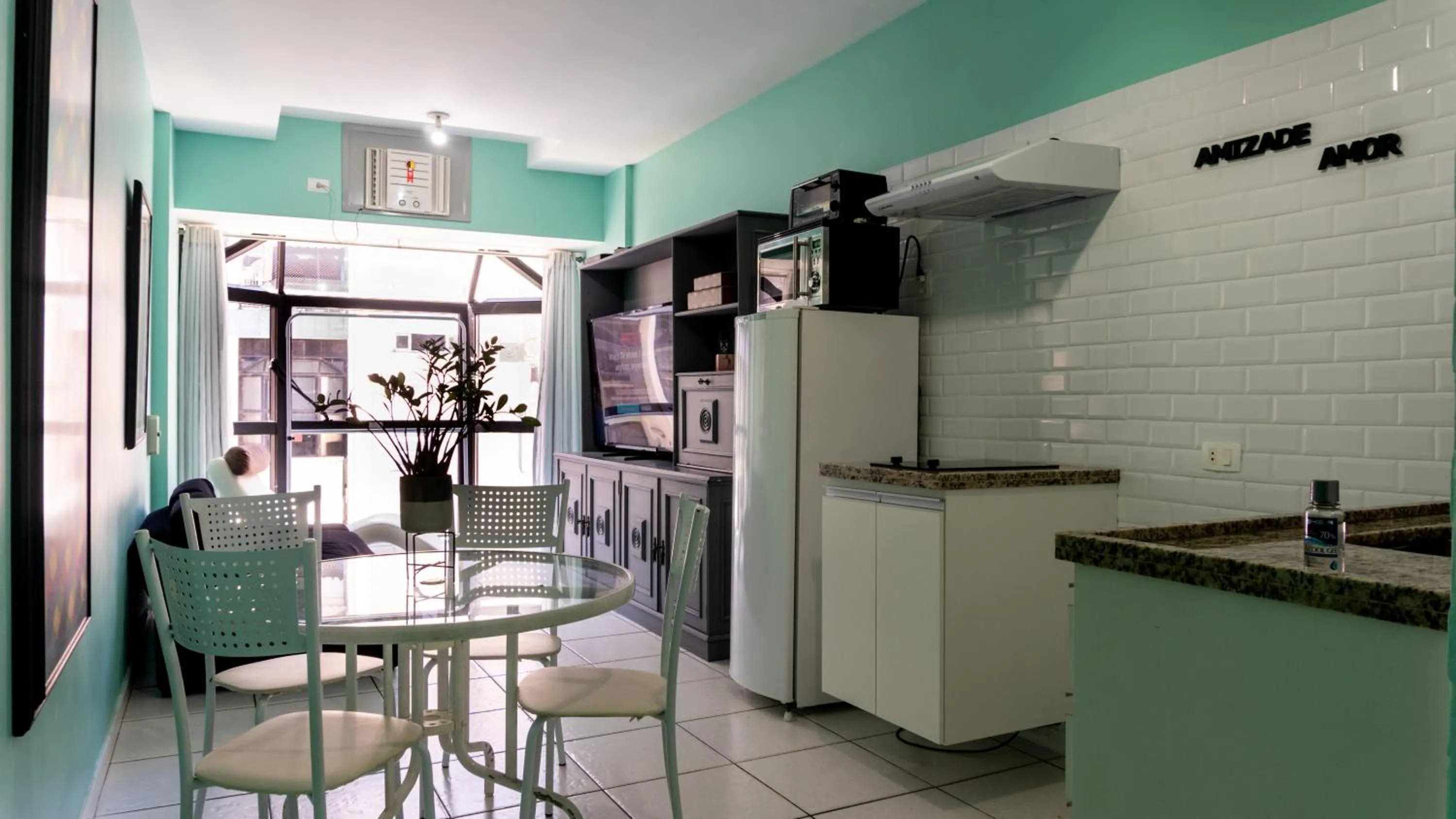 Kitchen or kitchenette in Duplex charmoso - Ótima localização