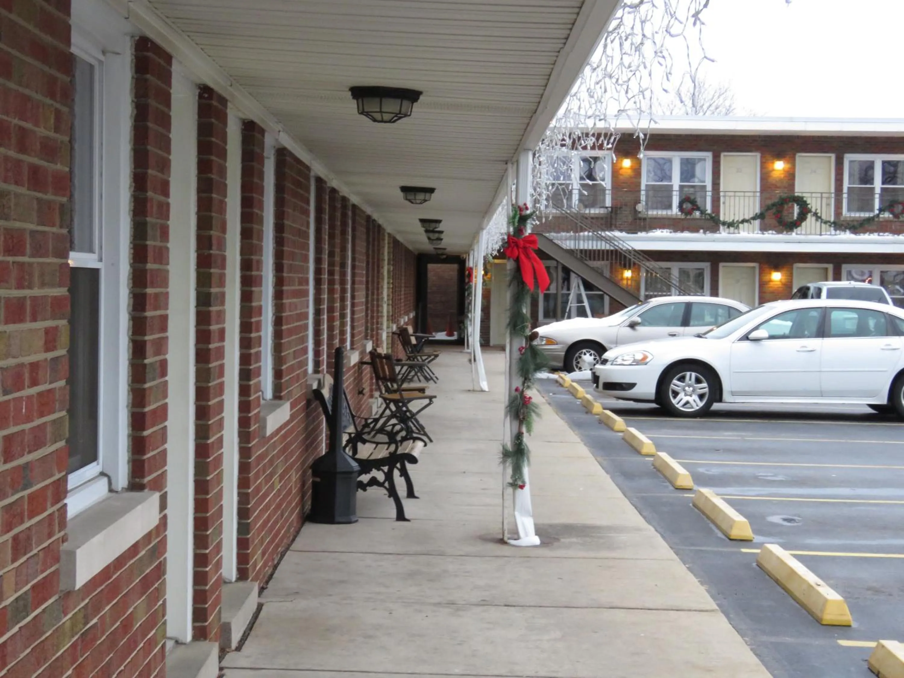 Patio in Gateway Inn Oaklawn-Chicago Midway airport