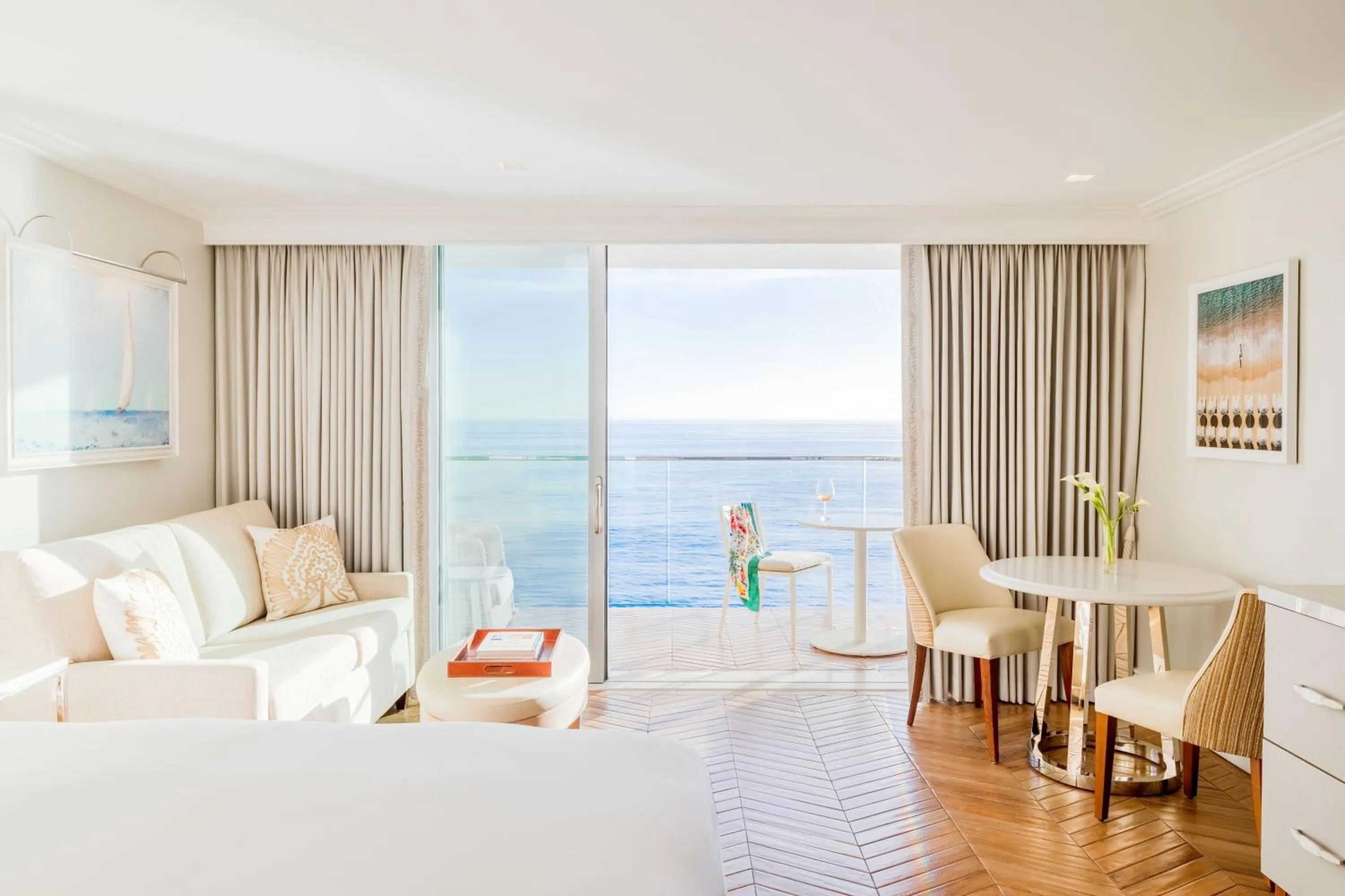 Bed in Surf & Sand Laguna Beach