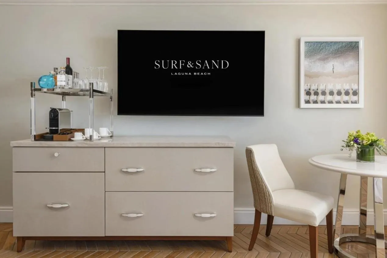 TV and multimedia in Surf & Sand Laguna Beach