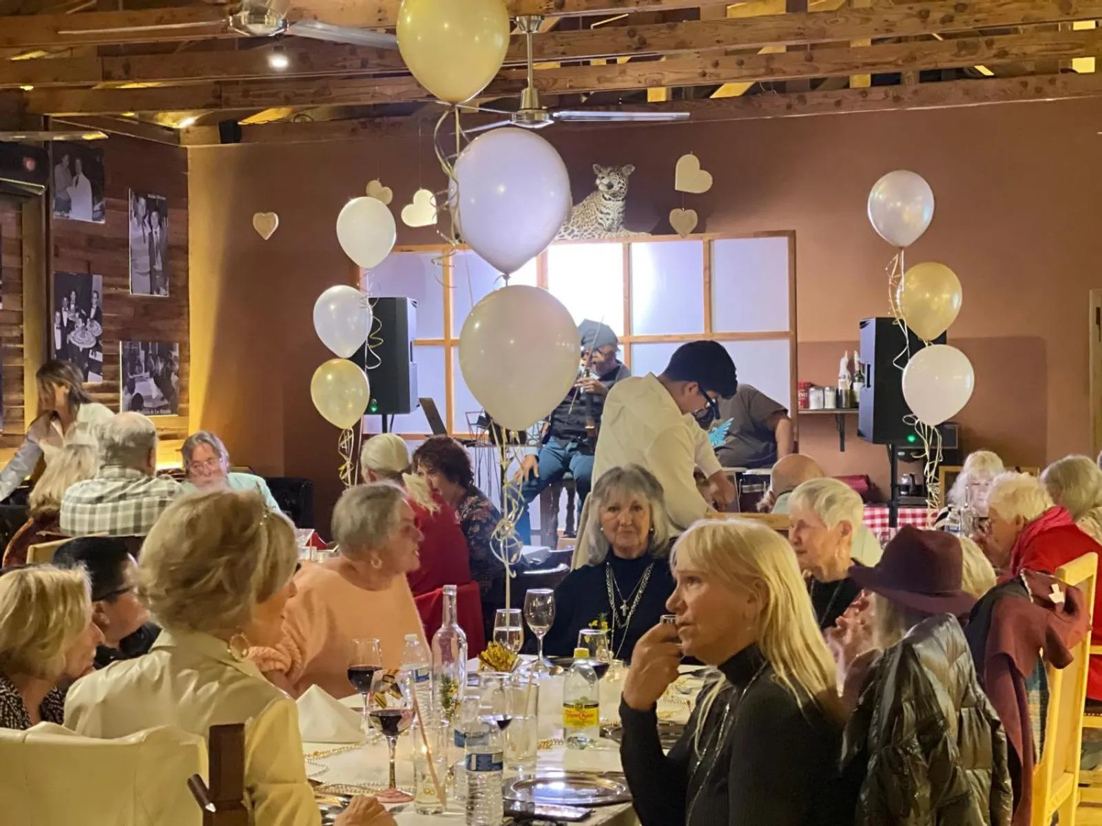 Restaurant/places to eat in Hotel Las Palmas