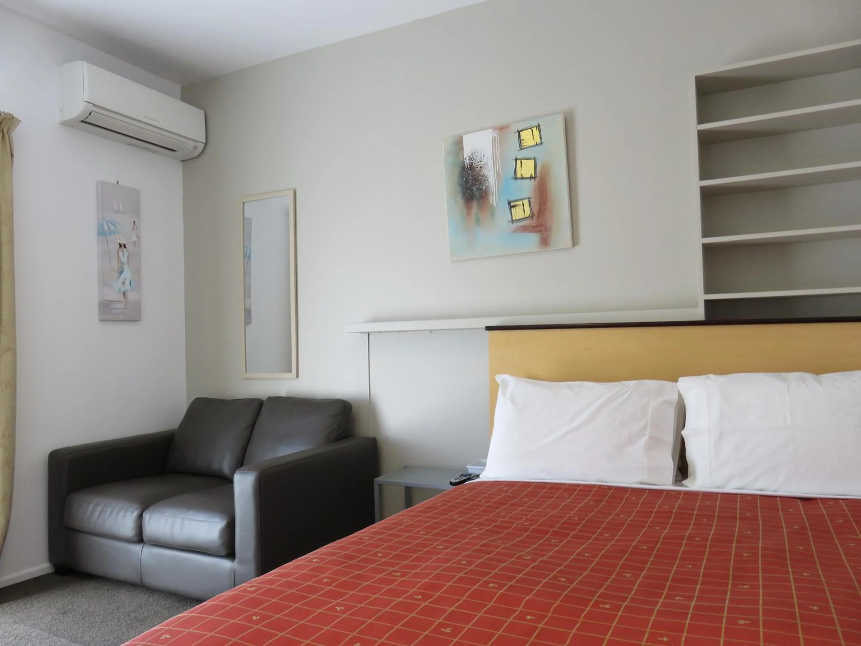 Bed in McWilliam Apartments