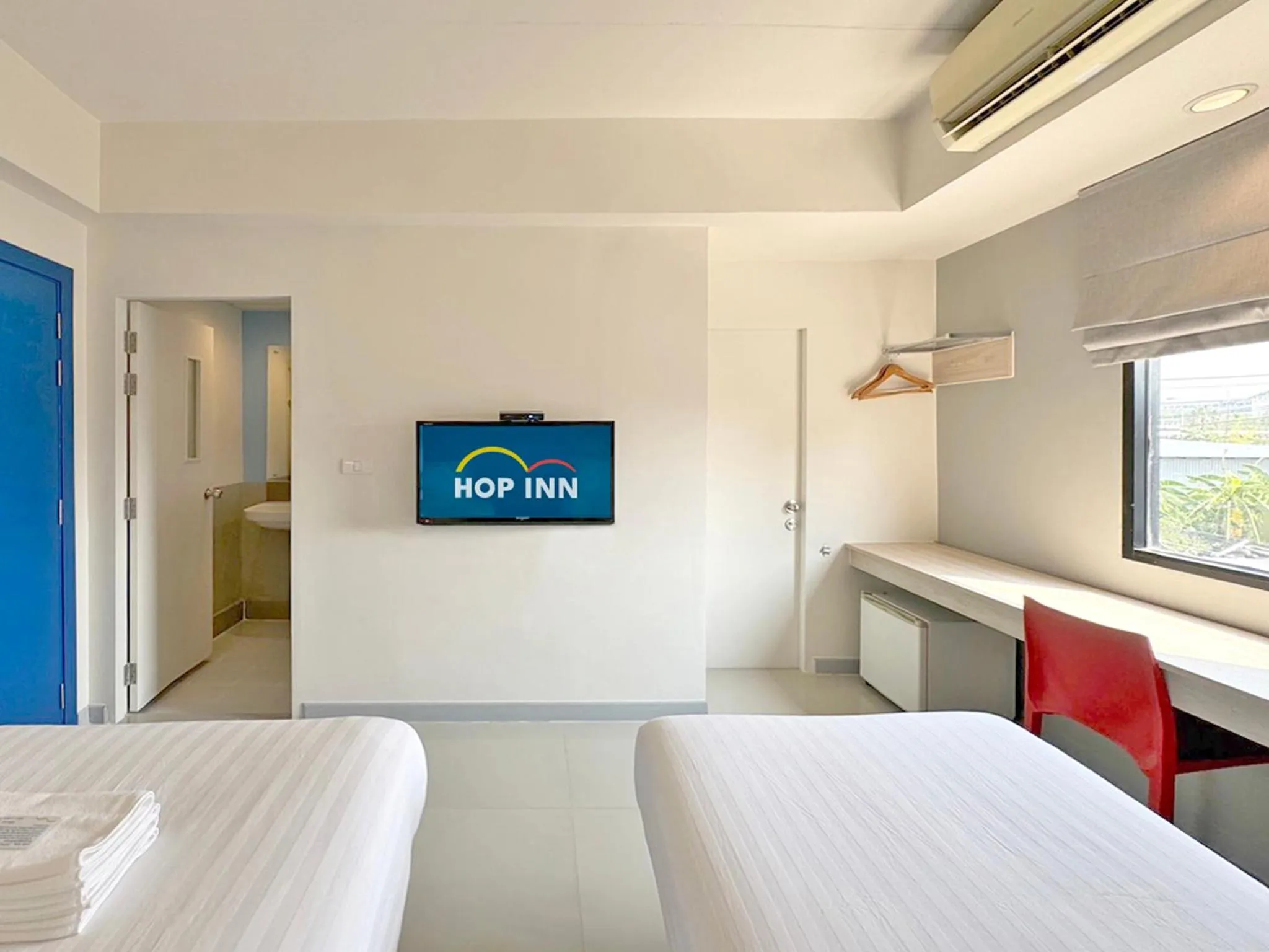 Bedroom, Bed in HOP INN Roi Et