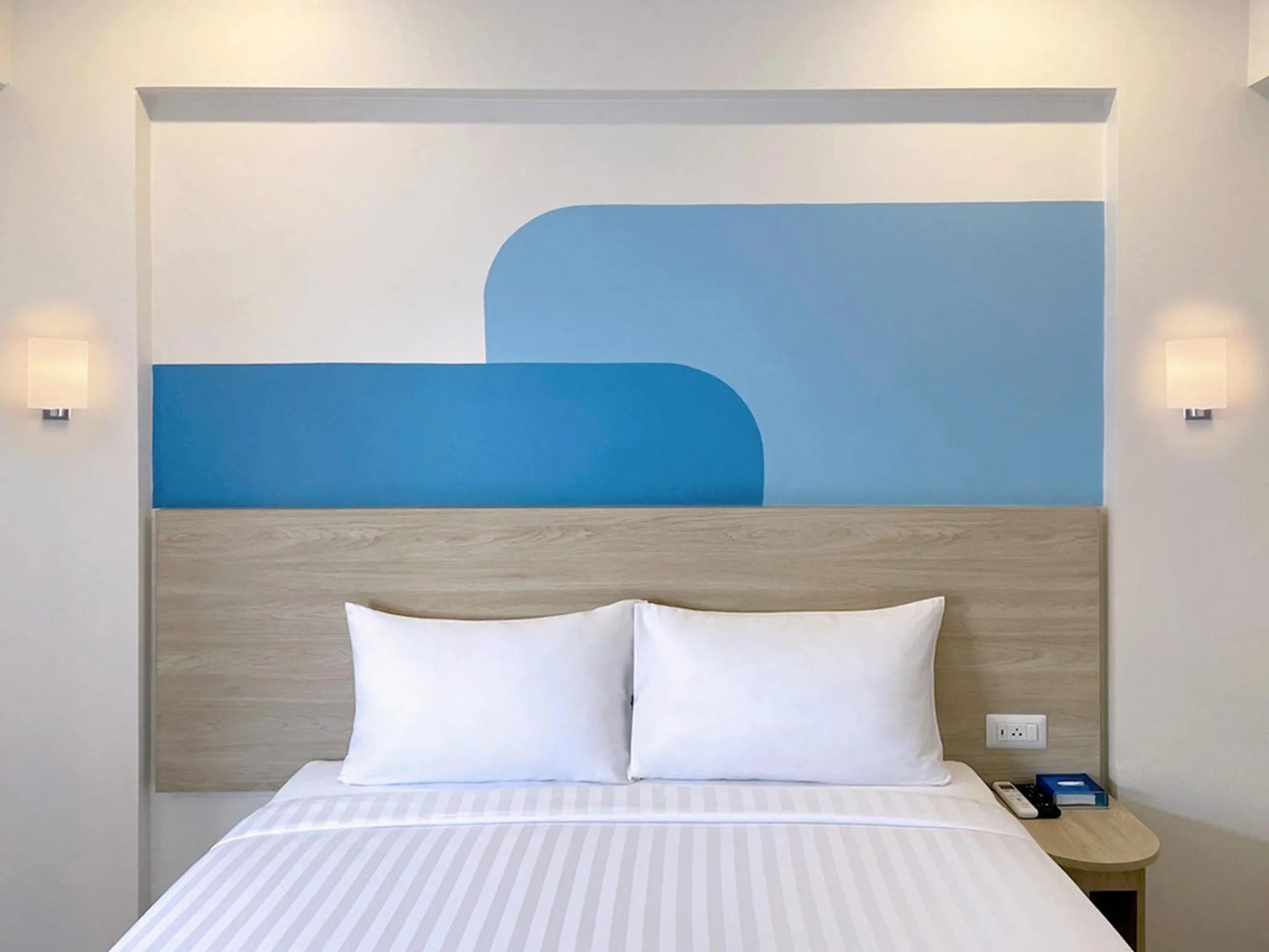 Bedroom, Bed in HOP INN Roi Et