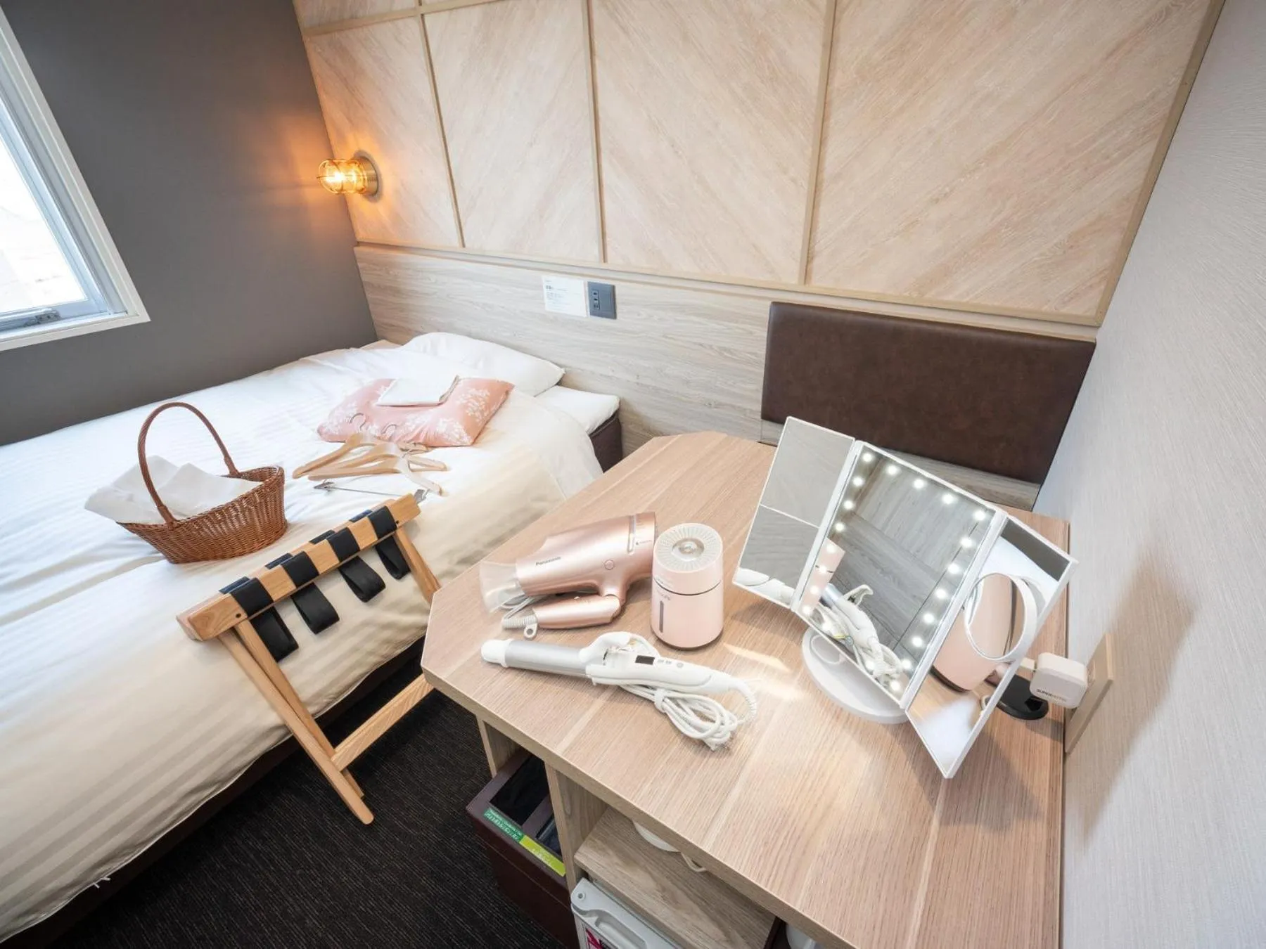 Photo of the whole room, Bed in Super Hotel Gotemba 1