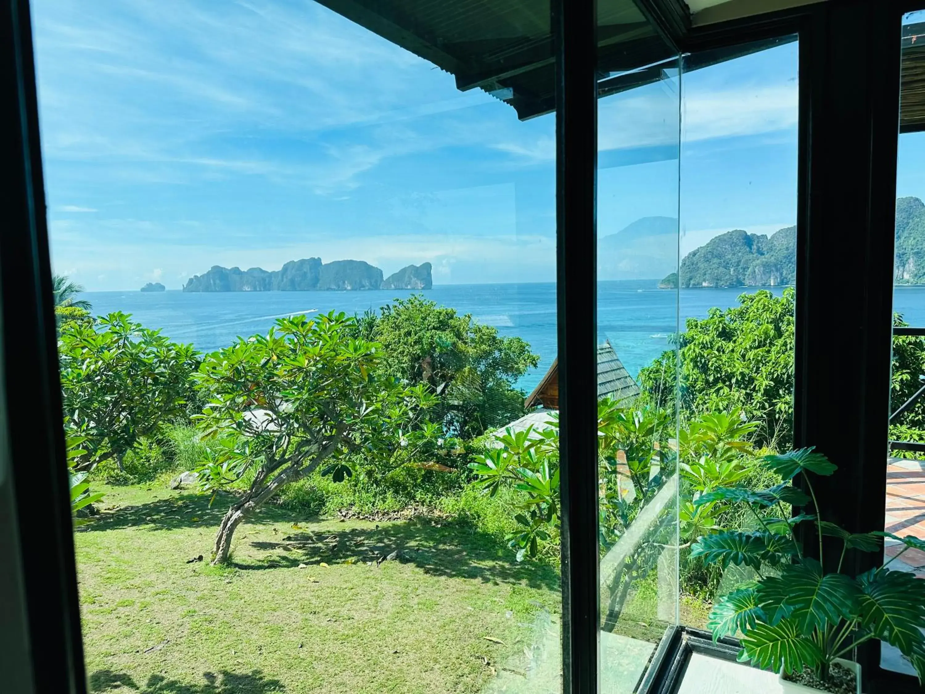 Grand Sea View Bungalow in HIP Seaview Resort @ Phi Phi Grand Sea View Bungalow in HIP Seaview Resort @ Phi Phi