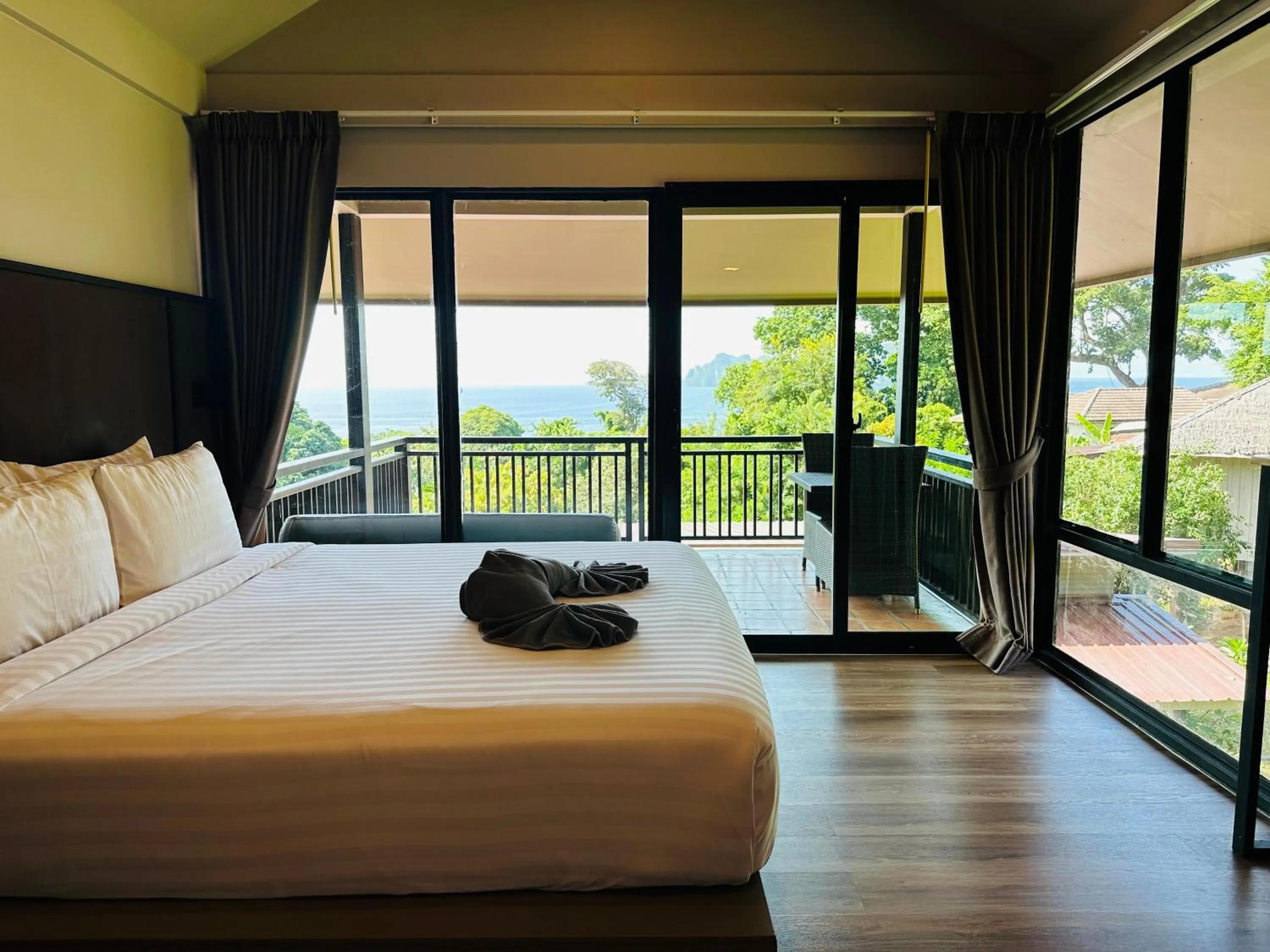 Bedroom, Bed in HIP Seaview Resort @ Phi Phi