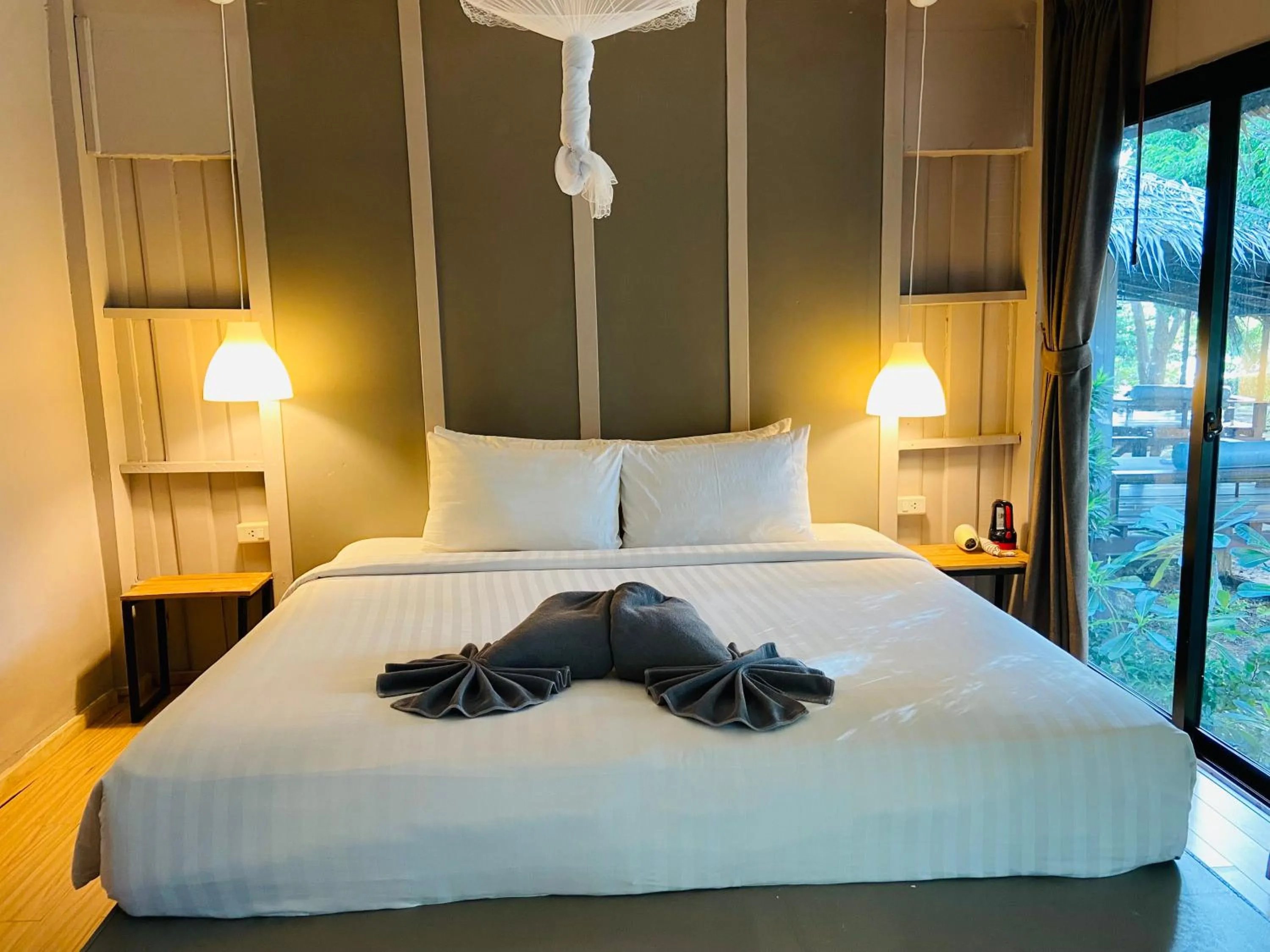 Bedroom, Bed in HIP Seaview Resort @ Phi Phi