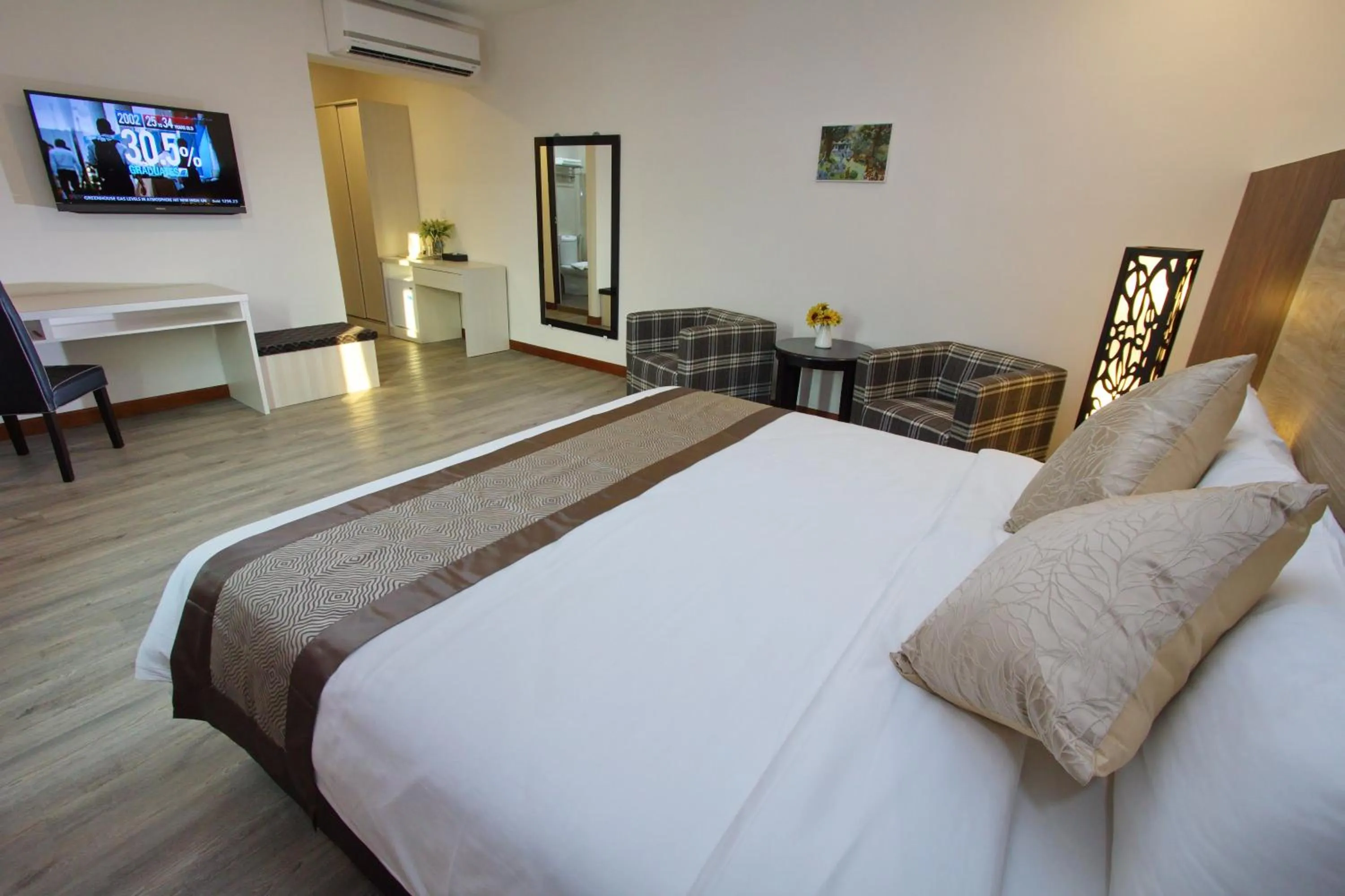 Photo of the whole room, Bed in Molek Garden Hotel