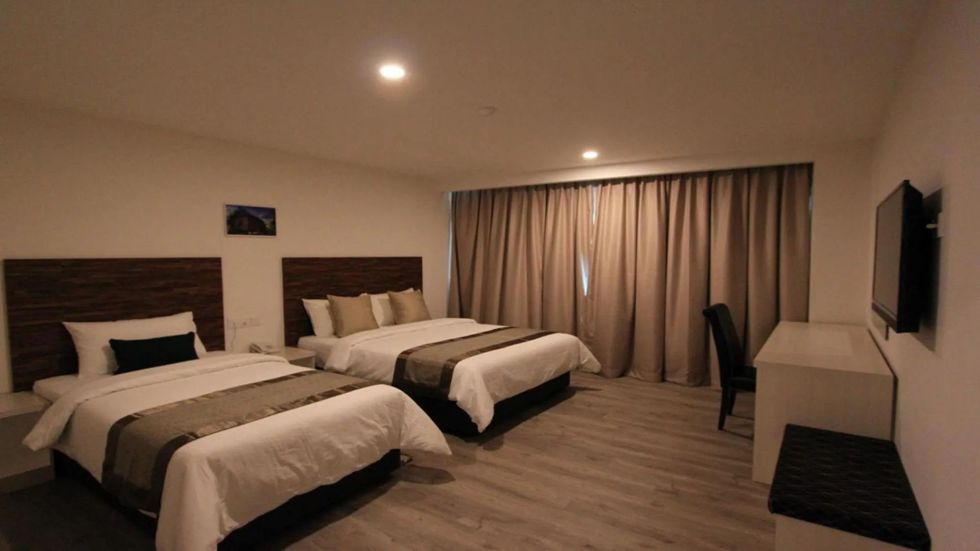Photo of the whole room, Bed in Molek Garden Hotel