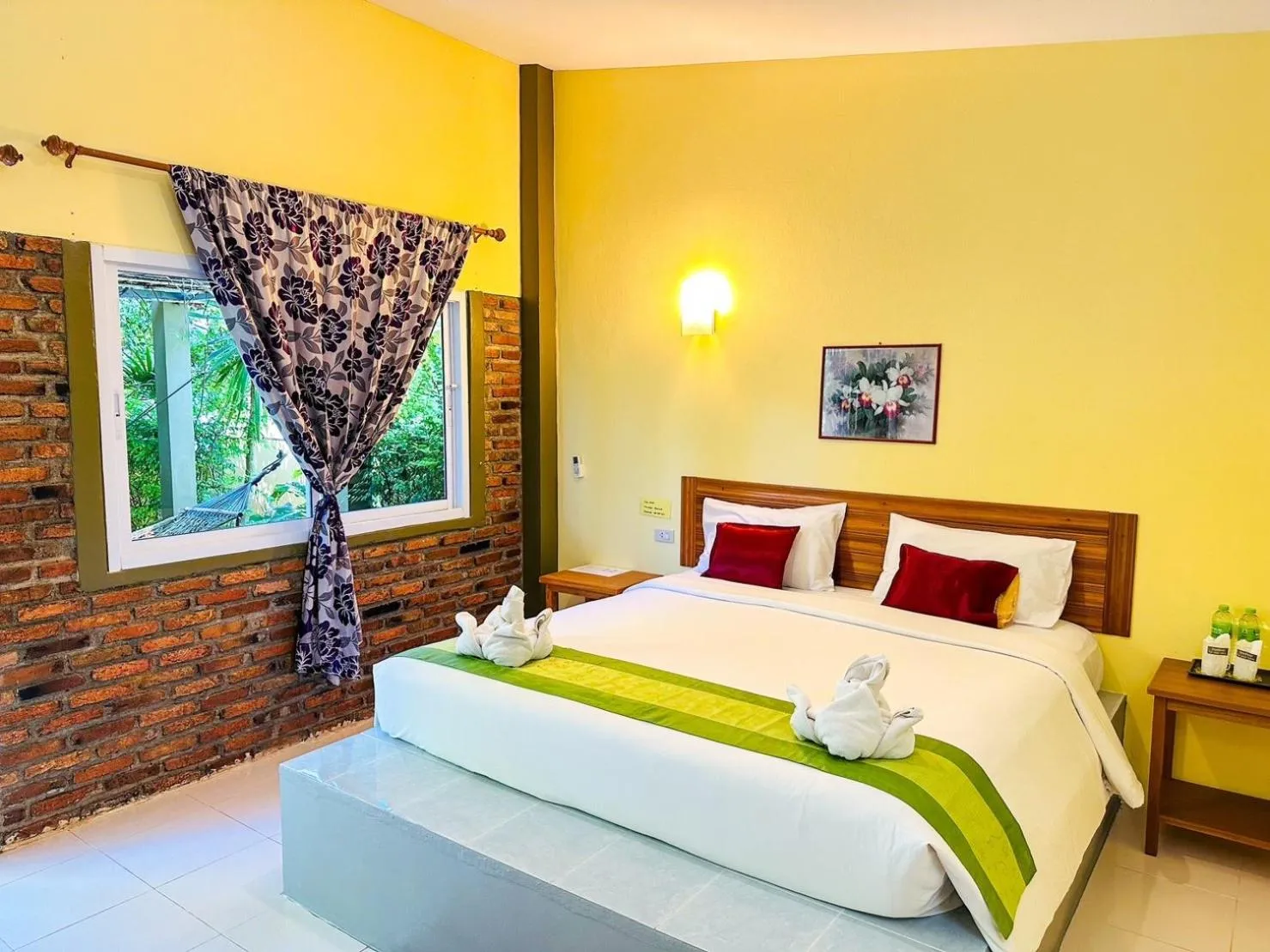 Bed in Lanta Baan Nok Resort
