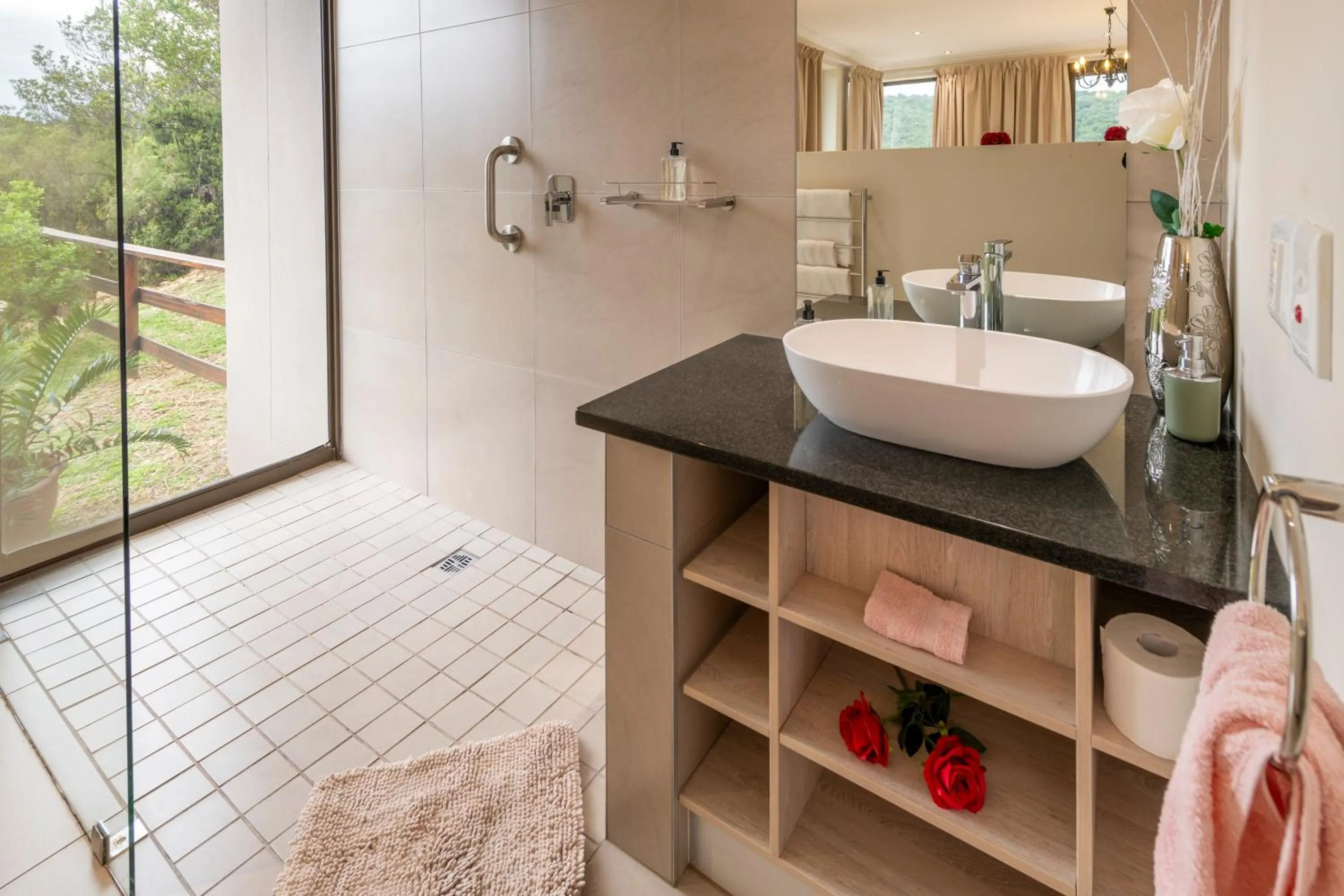 Shower in Alkantmooi Private Nature Reserve - Keurkloof & Keurbos 93