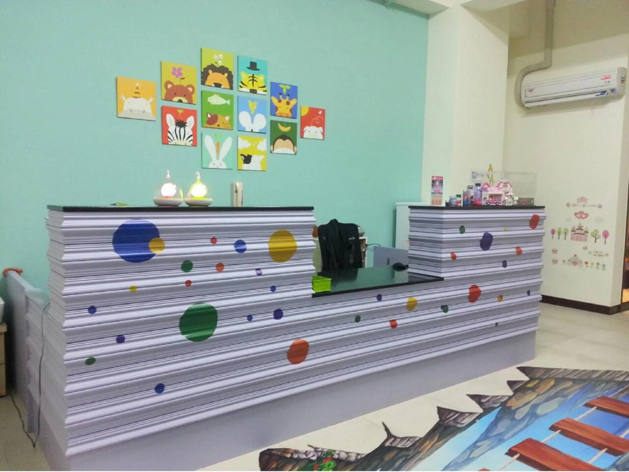 Property logo or sign in 黃色風箏Yellow Kite INN