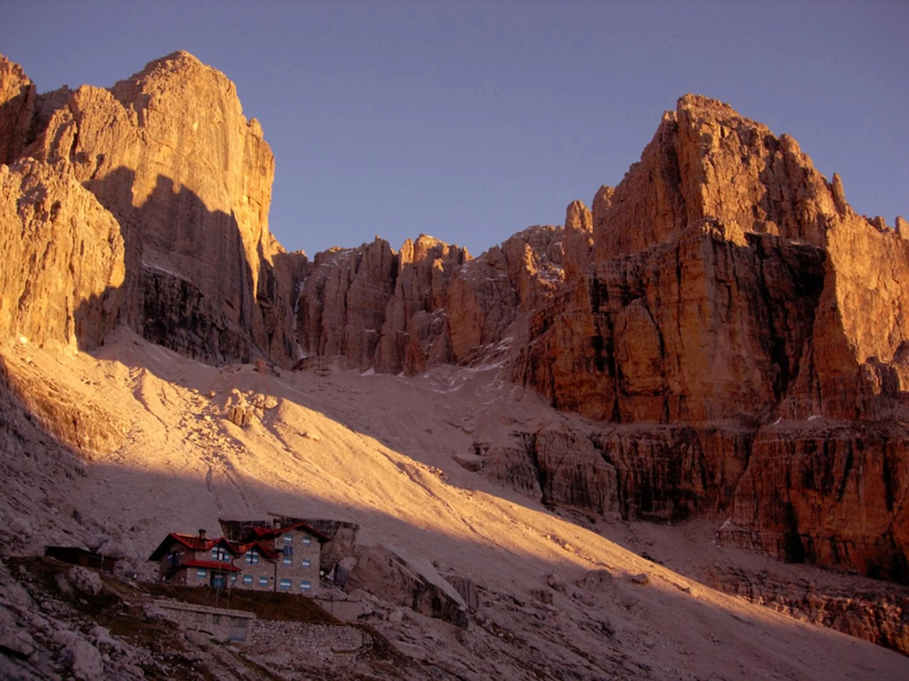 Property building in Miravalle