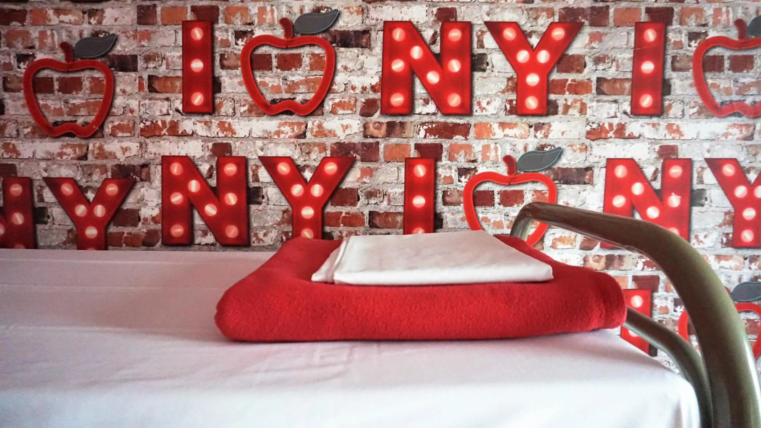 Bed in Oops! Latin quarter by Hiphophostels