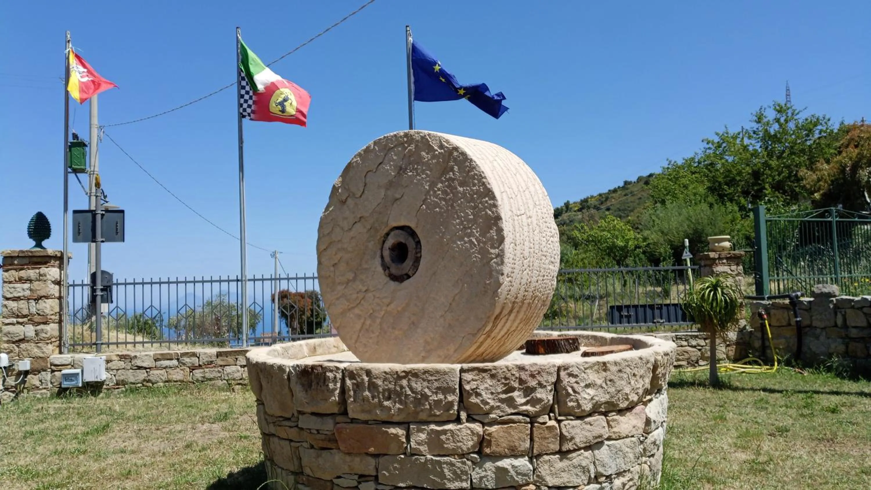 Nearby landmark in Mama Lina