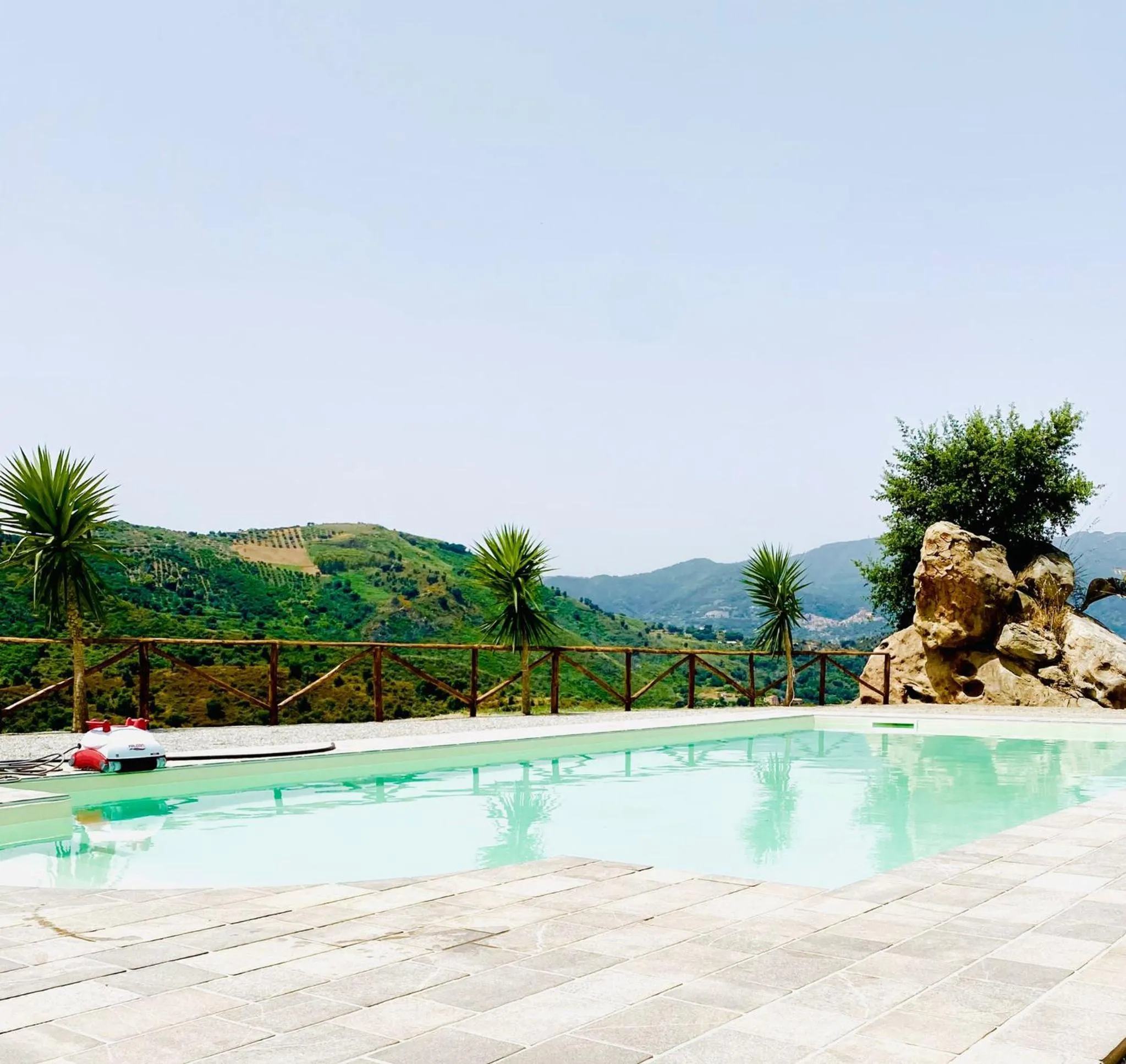 Swimming pool in Mama Lina